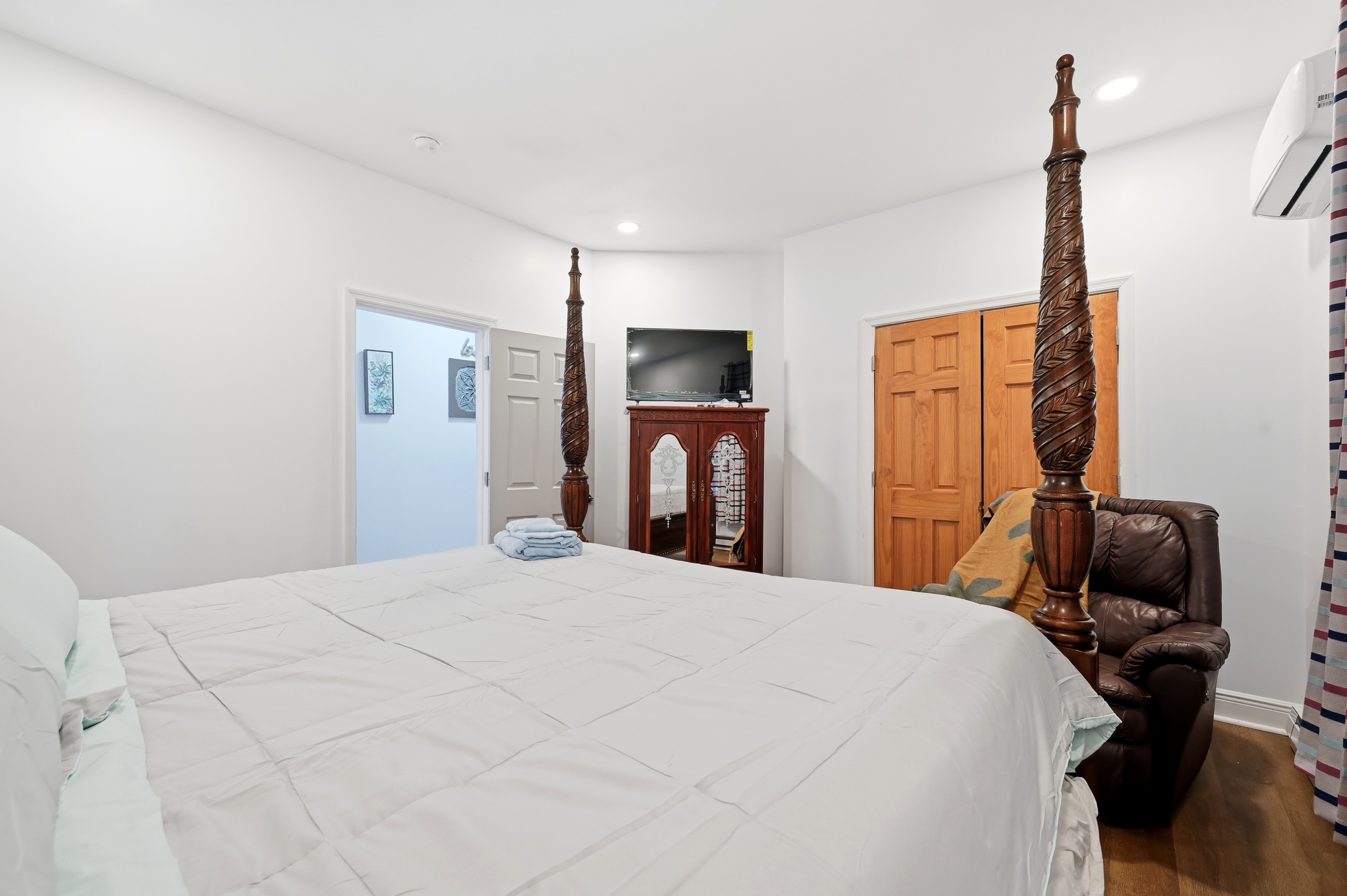 Clifton House: Cozy 2BR 8 mins from Philly! photo 5