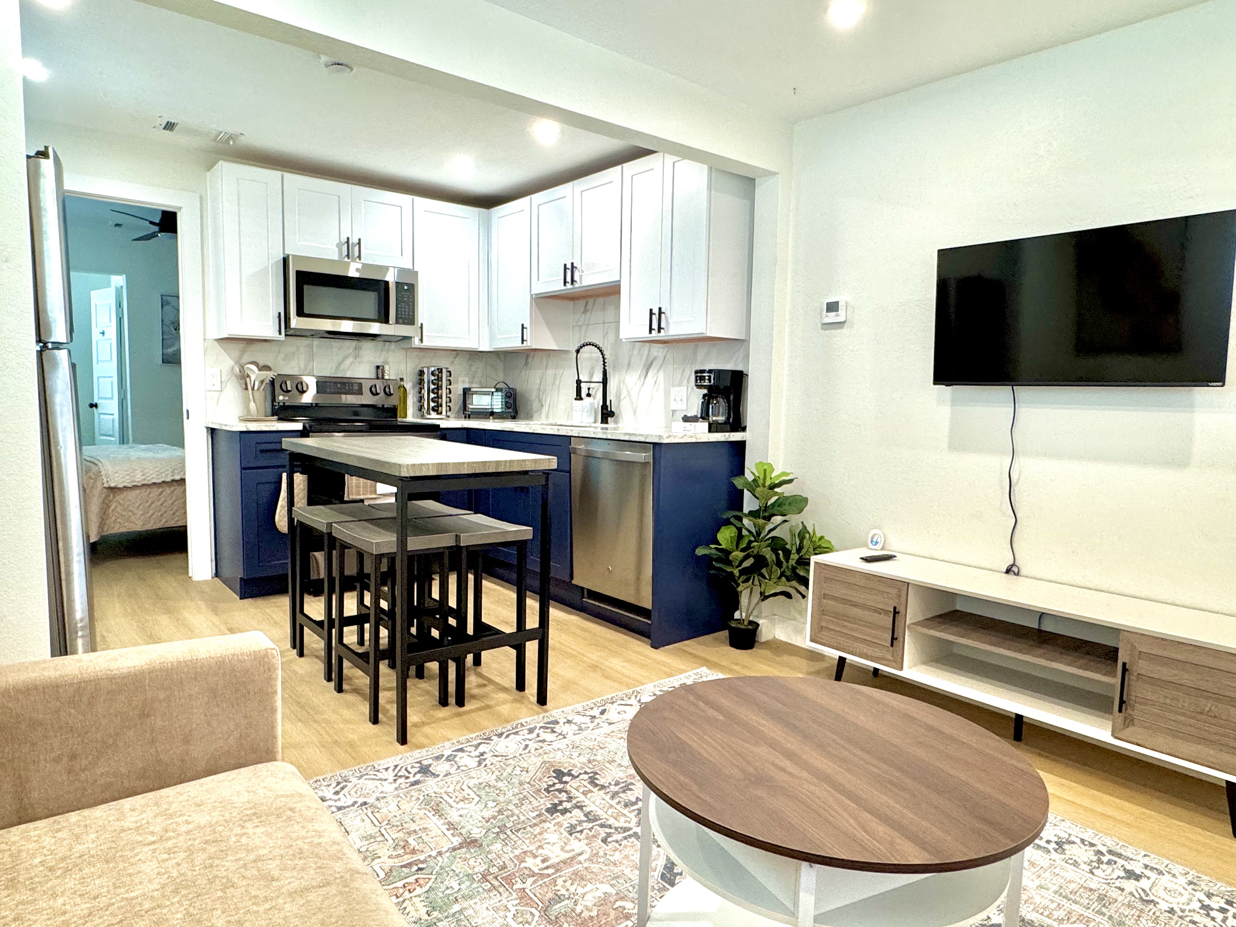 Comfortable 1br/1ba, Remodeled, Centrally Located photo 2