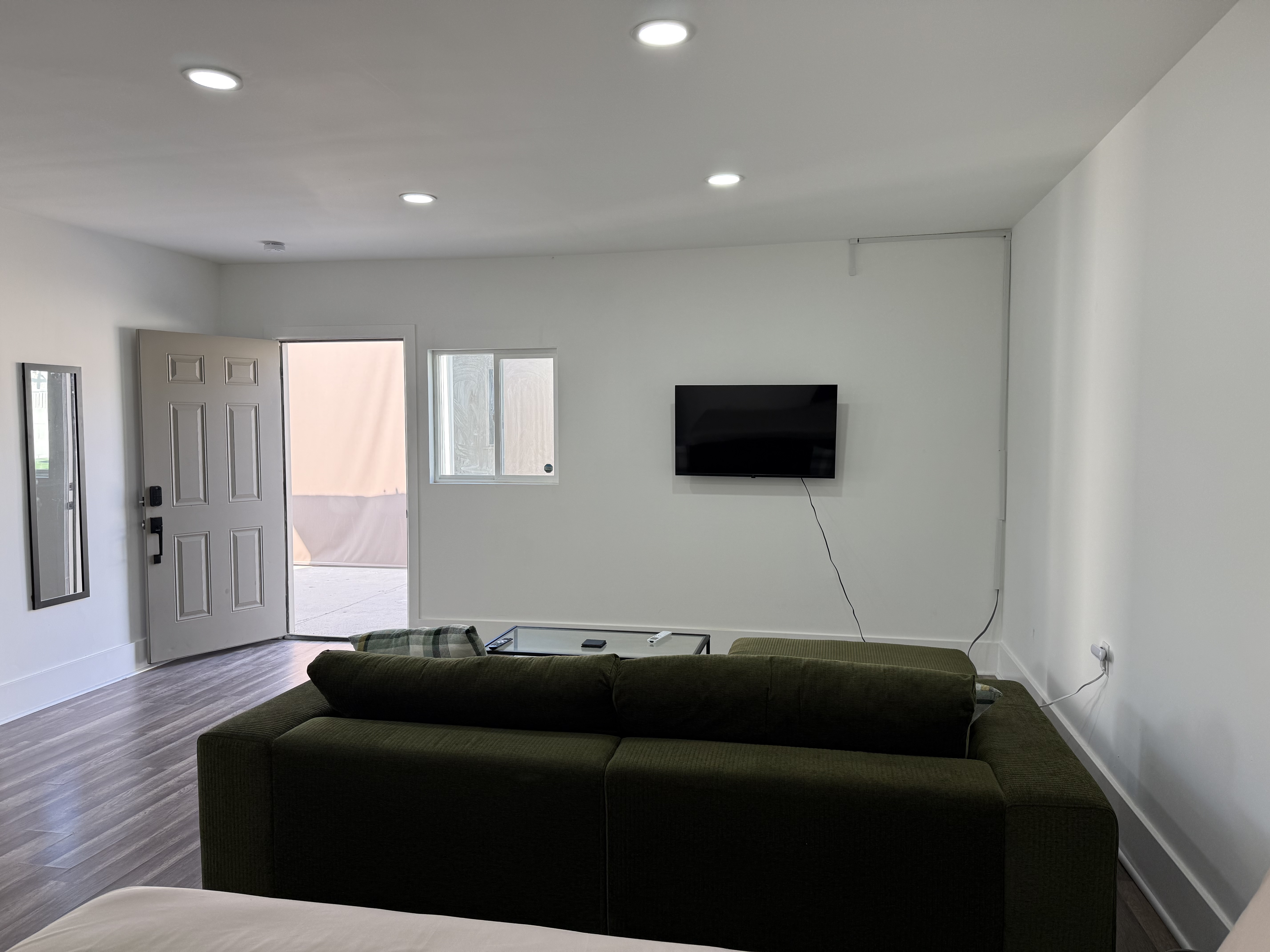Studio for Rent (Inglewood, Los Angeles, CA) photo 4