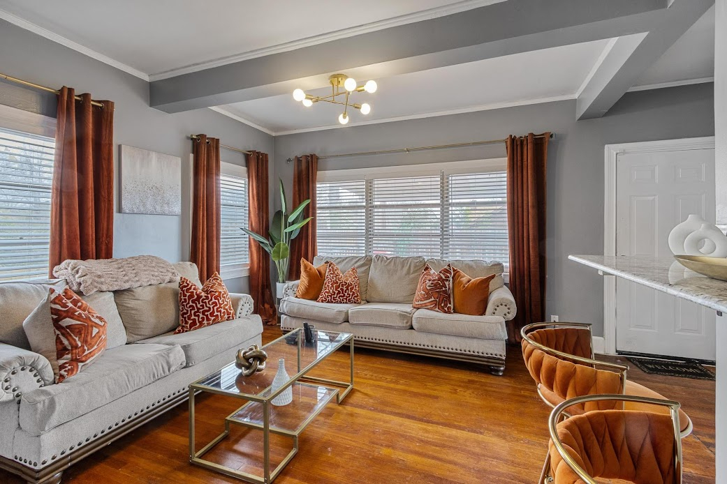 Cozy 4 Bedroom - Mins from Medical District photo 2