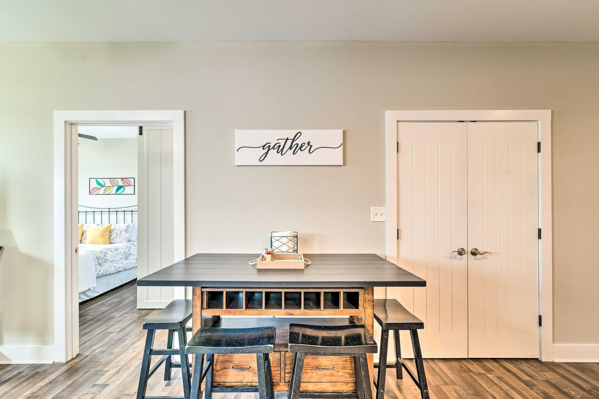 -Bed, 2-Bath, in unit washer/dryer, pets welcome,  photo 4