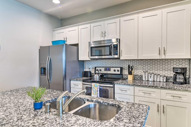 -Bed, 2-Bath, in unit washer/dryer, pets welcome,  photo 5