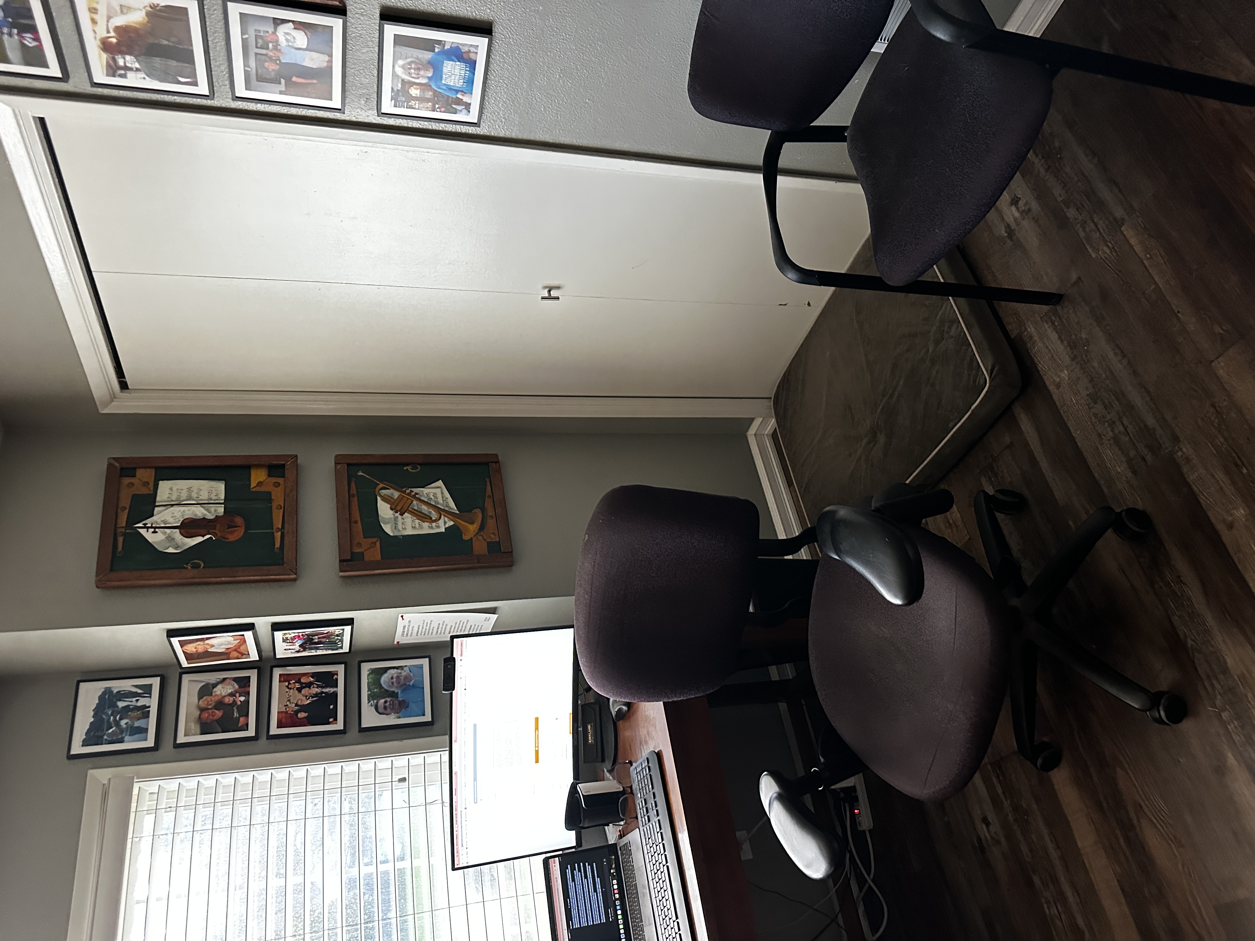 Furnished Private Room | Quiet LGBT/420 Home | Uti photo 3