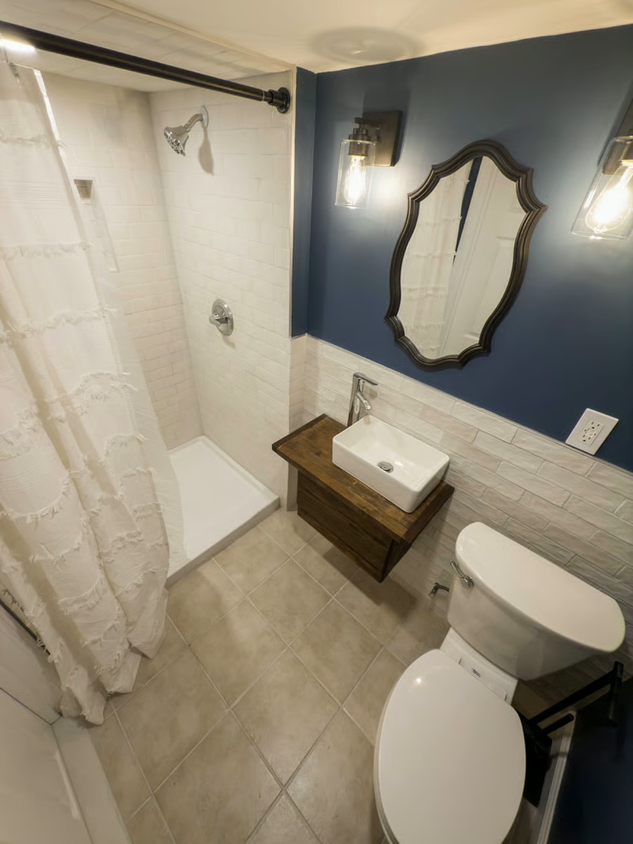 Private Furnishes Studio w/Entrance and Parking photo 4