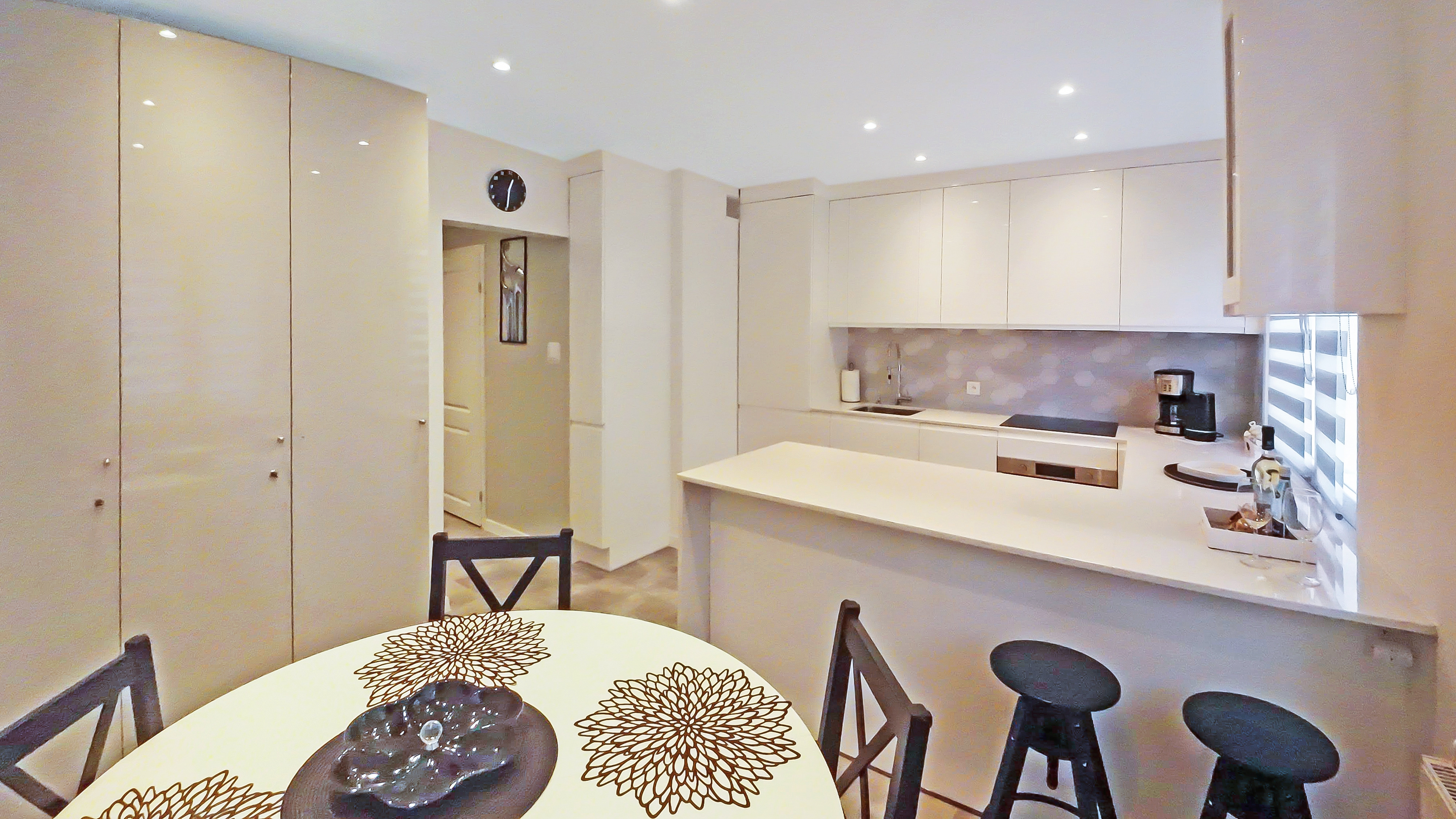 Misia Casa - Ultra-Modern Spotless Apartment photo 4