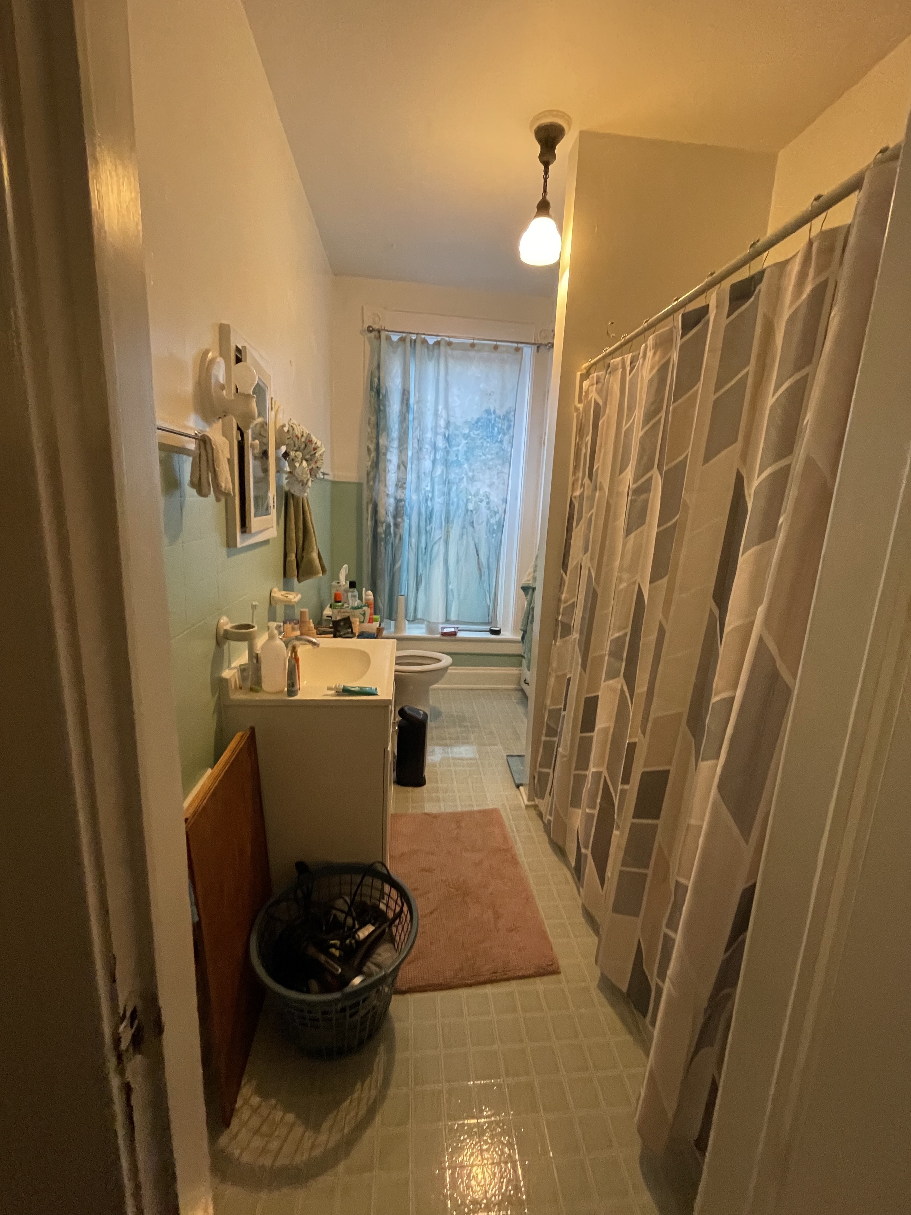Furnished 2BR Downtown Apartment Near Hospitals  photo 2