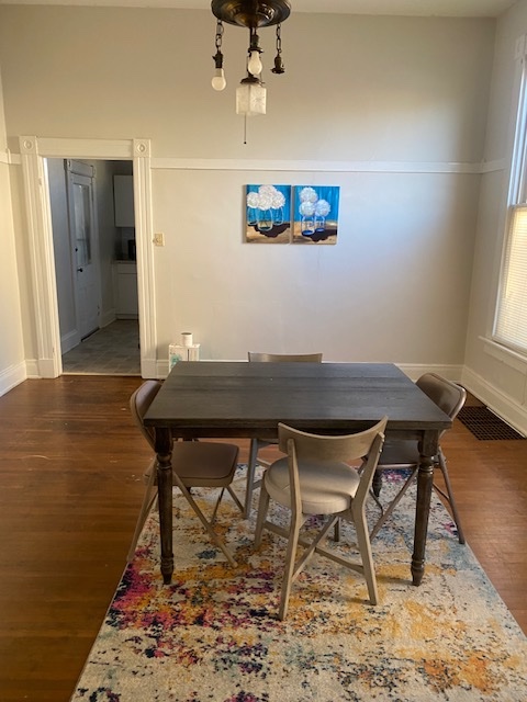 Furnished 2BR Downtown Apartment Near Hospitals  photo 4
