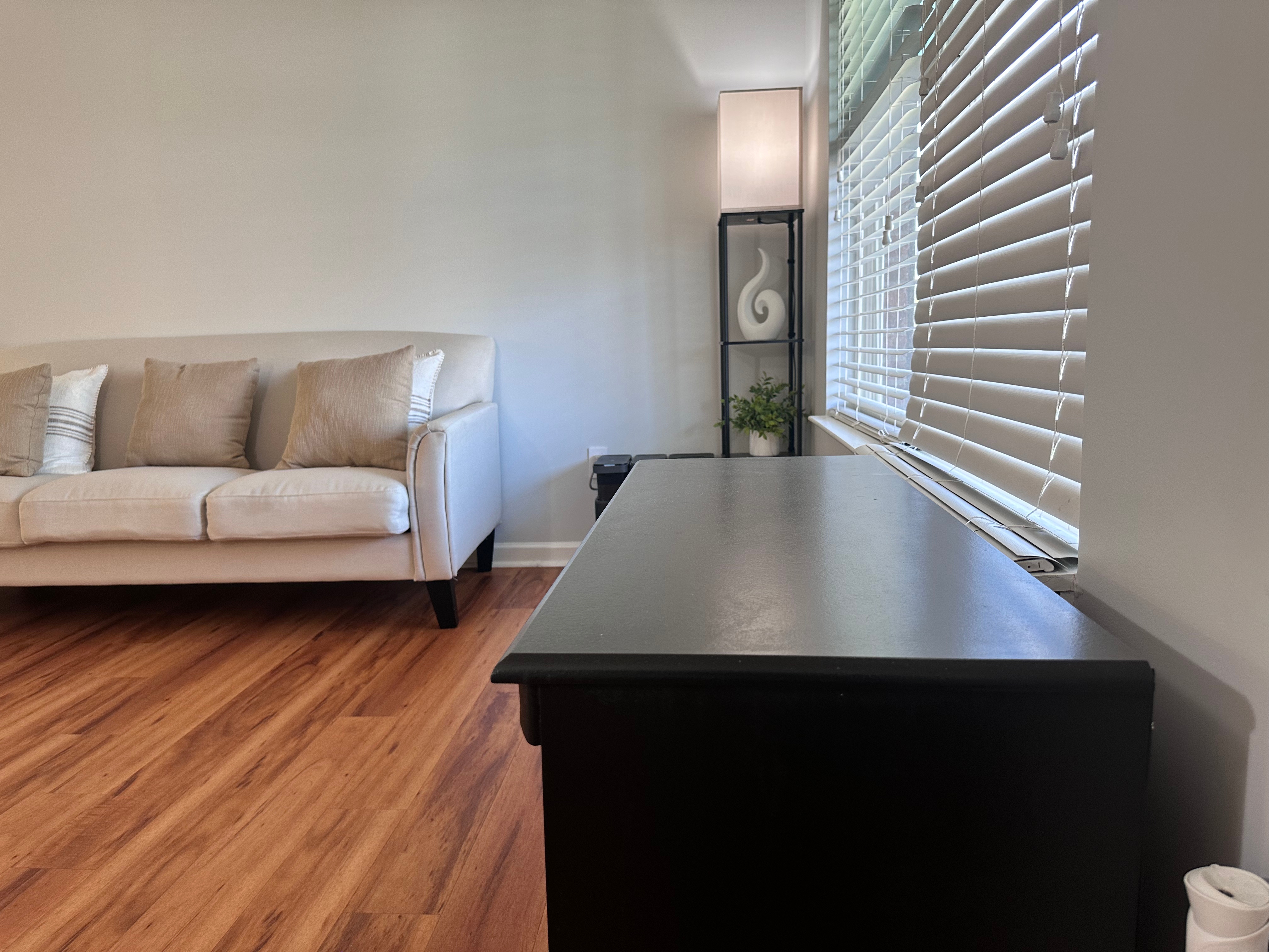 30+ Days, Pay Weekly: Safe, Quiet, Residential photo 4