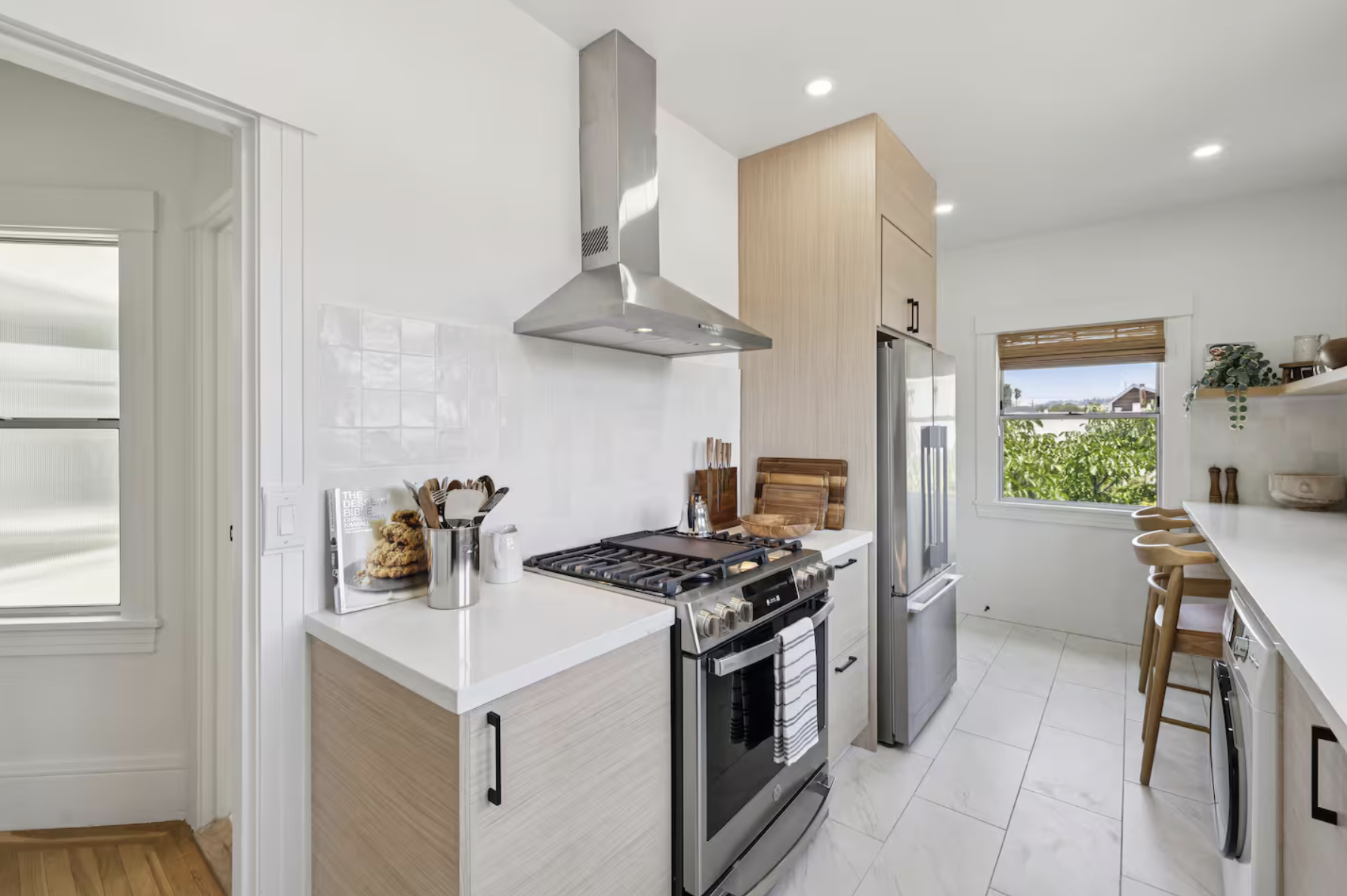 Stylish 1BR • King Bed • Near SF + UC Berkeley photo 3