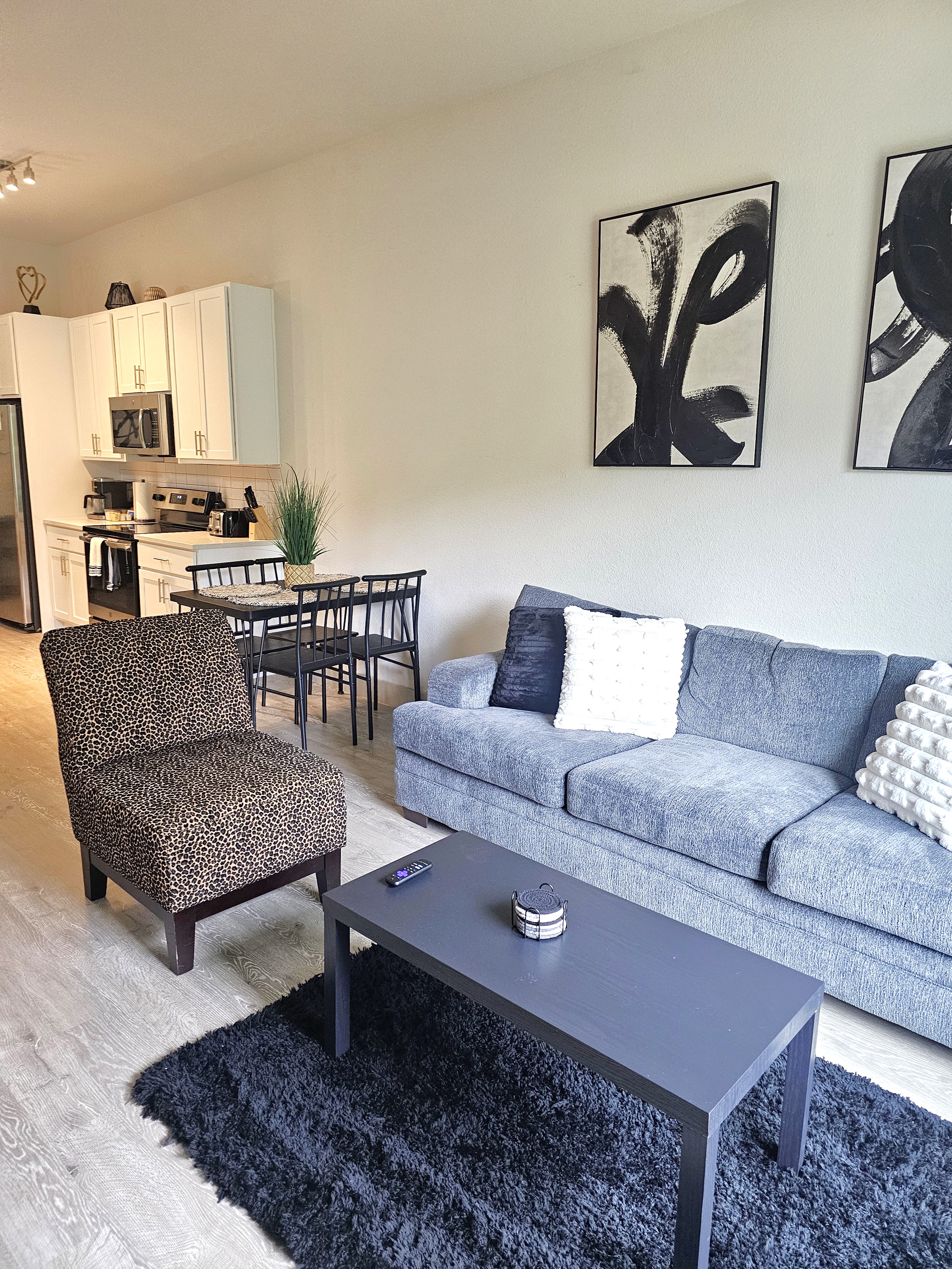Beautiful Condo facing Riverwalk  photo 5