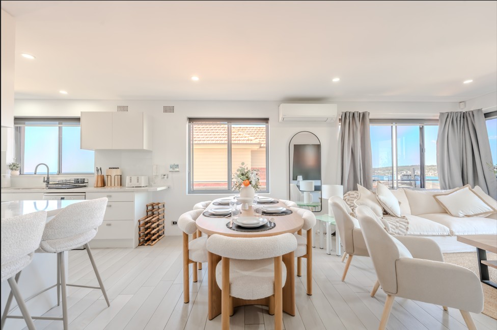 2 Bedroom Ocean Views & Walk to Freshwater & Manly photo 3