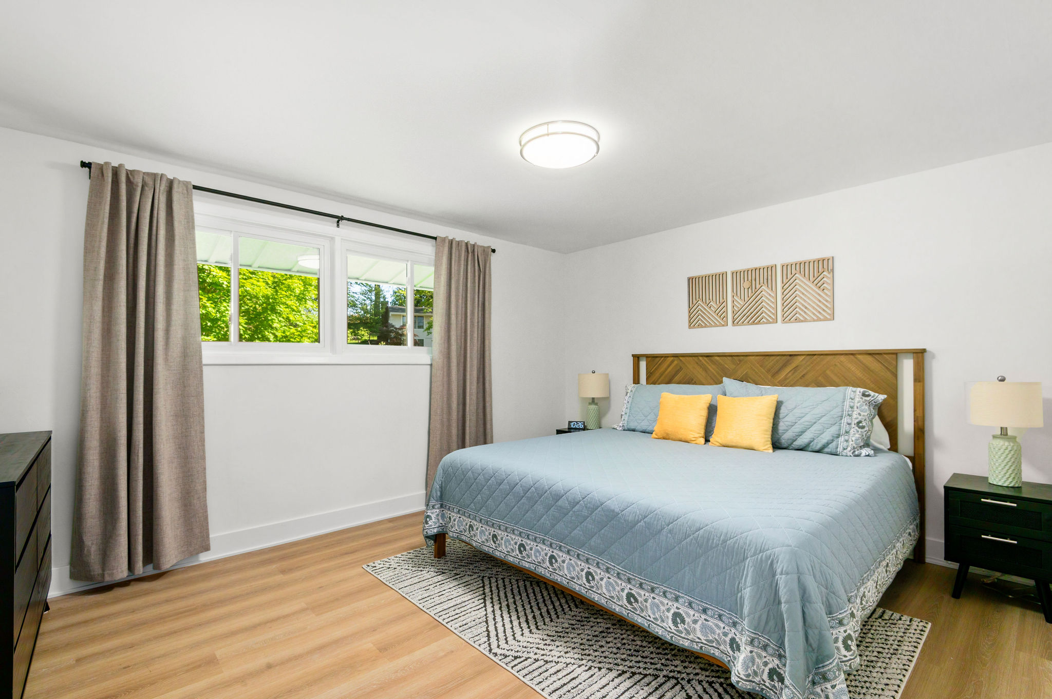 Completely renovated and Furnished! photo 4