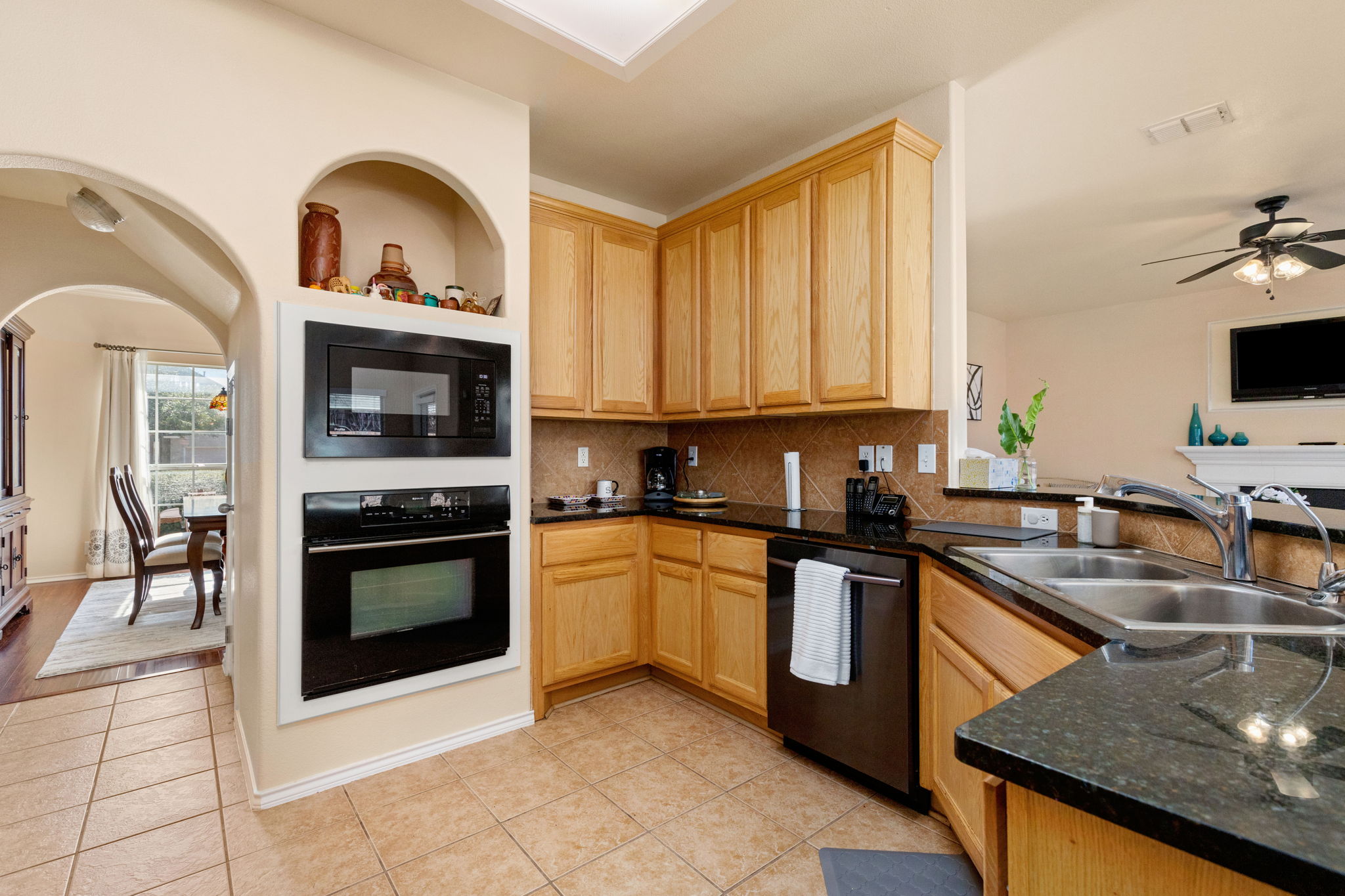 24807 Cloudy Creek, San Antonio, TX 78255, USA photo 4