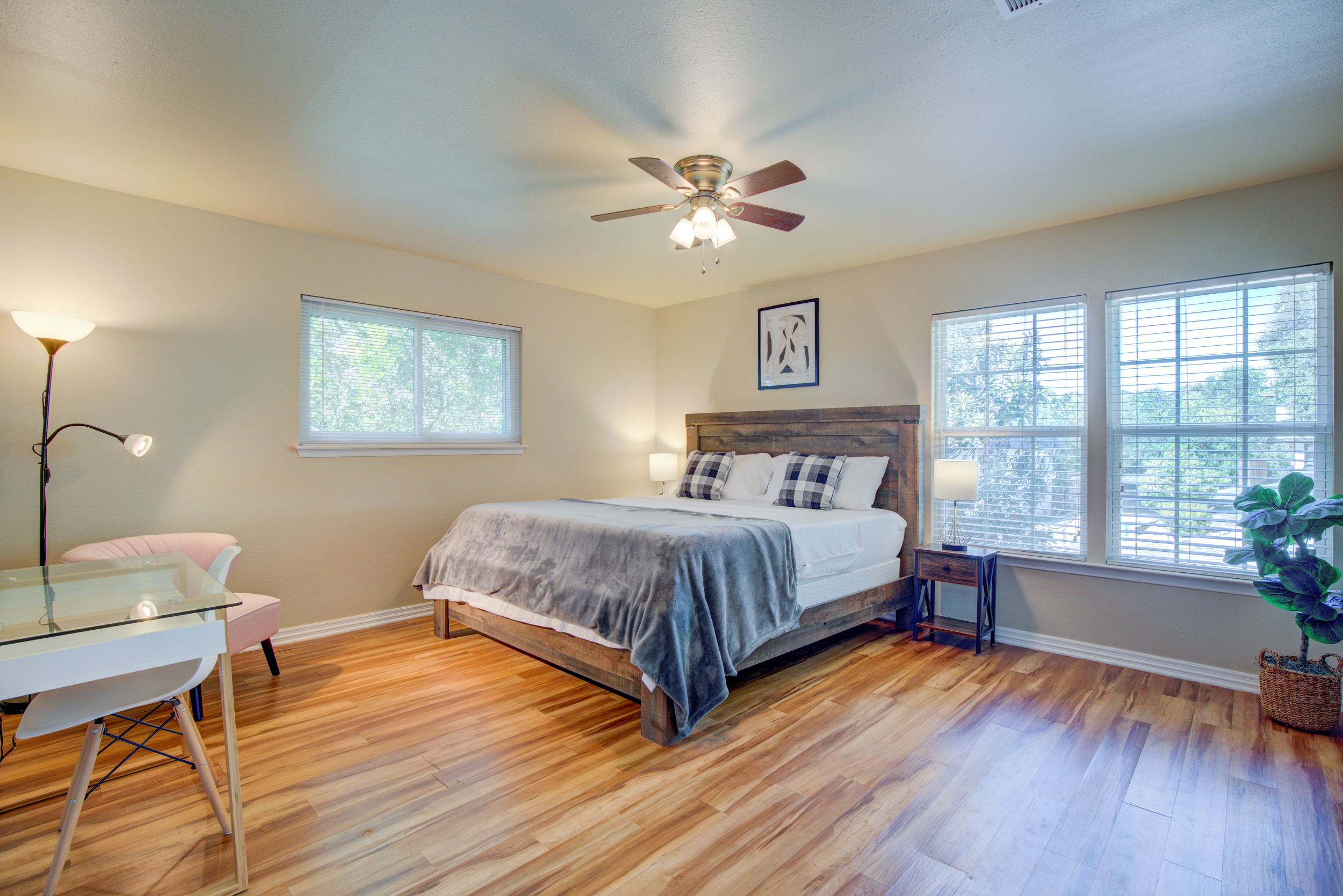 6602 Southpoint St, San Antonio, TX 78229, USA photo 2