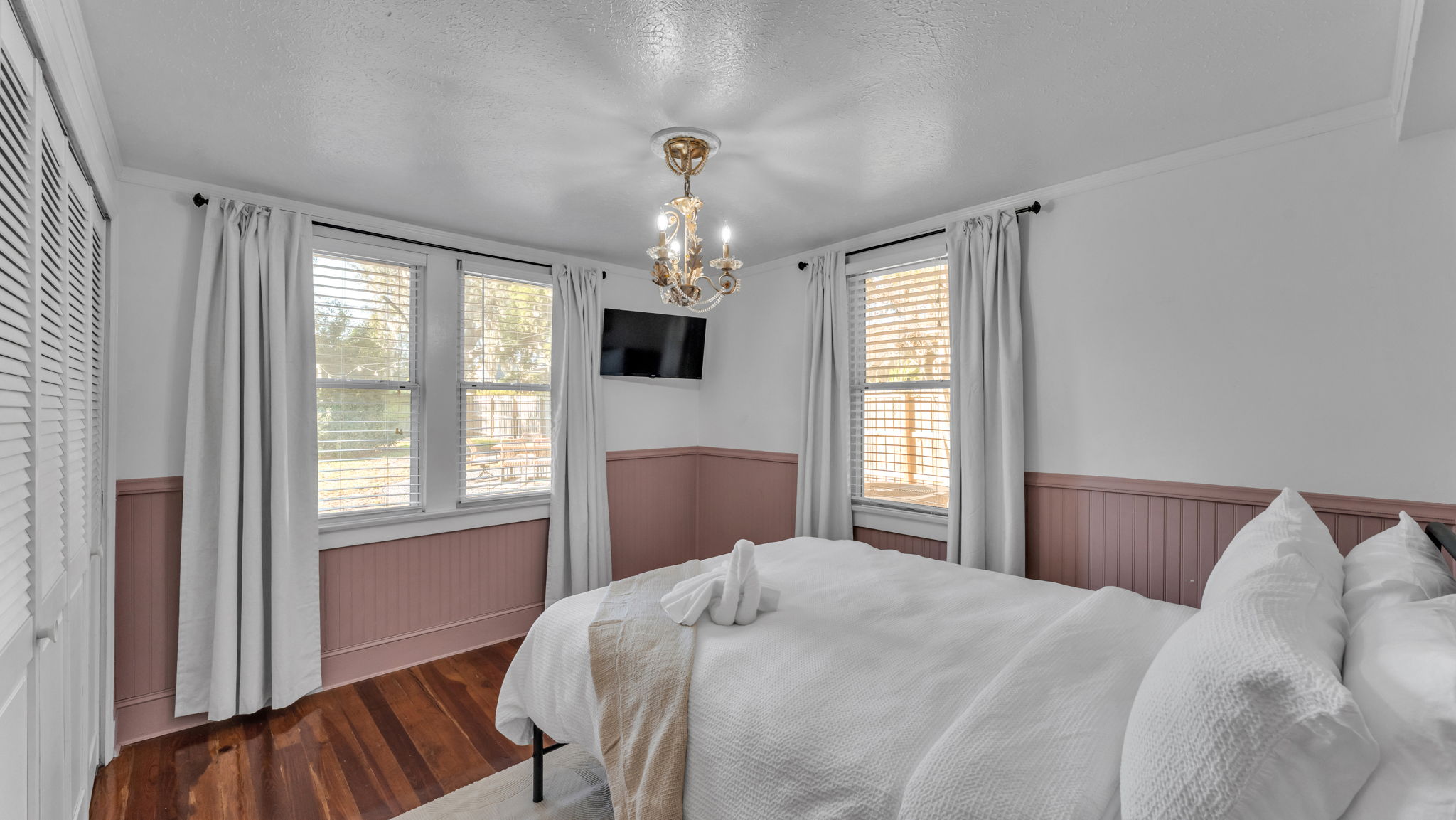 The Hollingsworth Bungalow photo 5