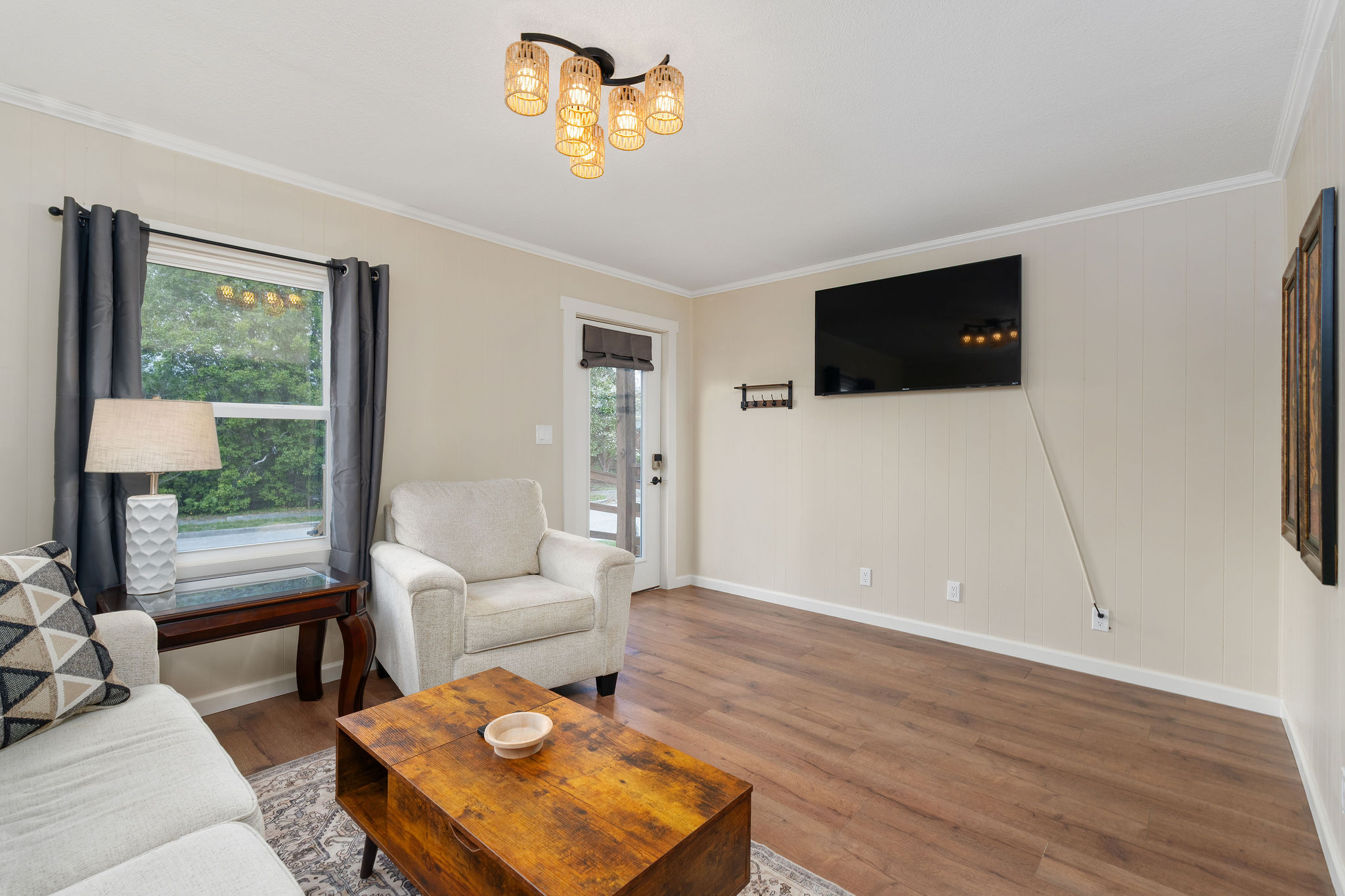 142 E Park A photo 4