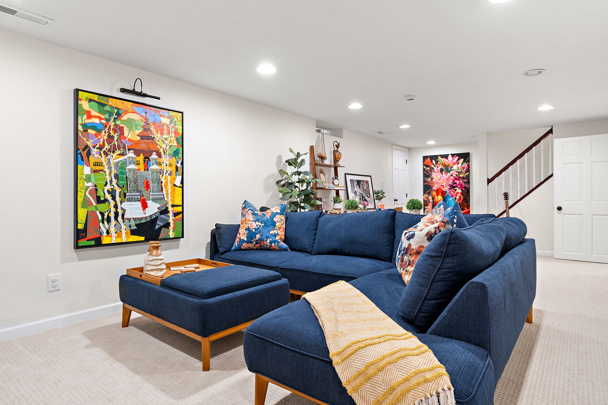 Chic Retreat  with Home Office & Gym photo 2