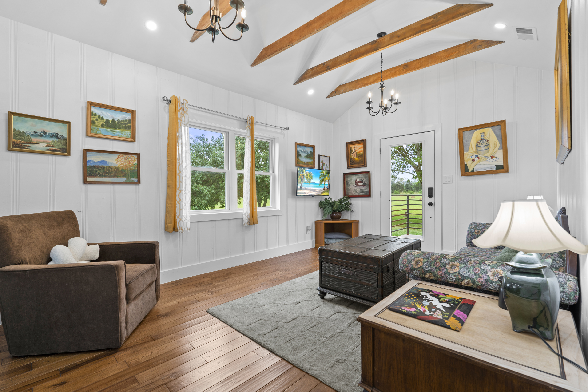 Convenient Cozy Farm Cottage 15 Miles from DC photo 5