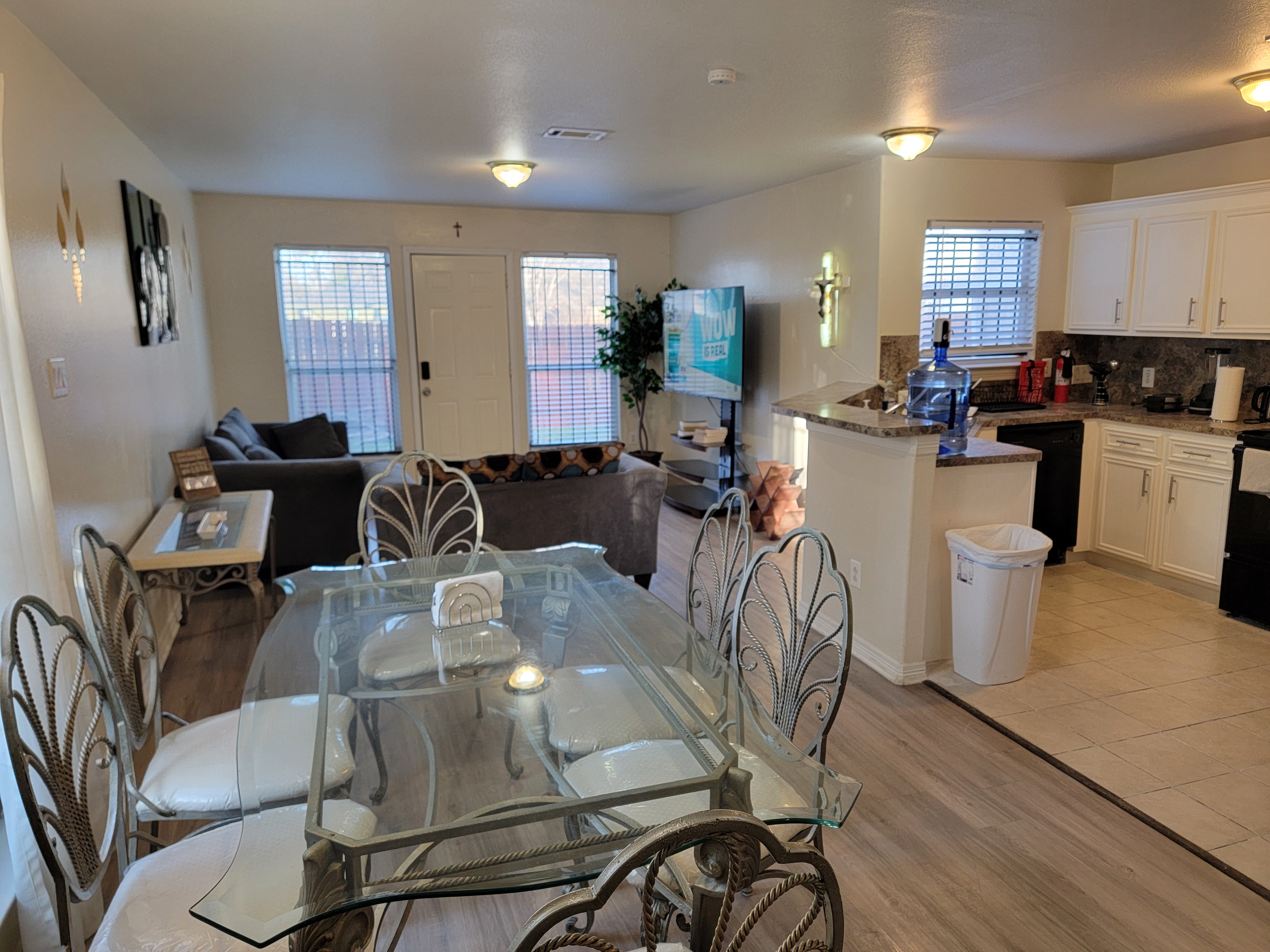Fully Furnished 4BR Home photo 2