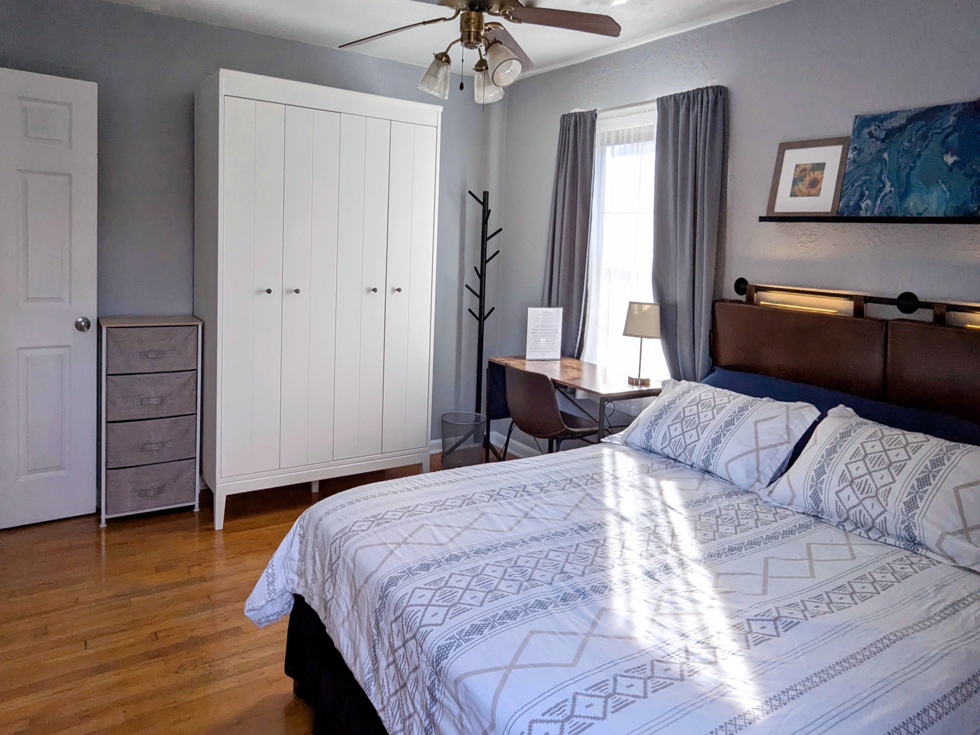 Private Bedroom + Bathroom in Sedona Coliving photo 3