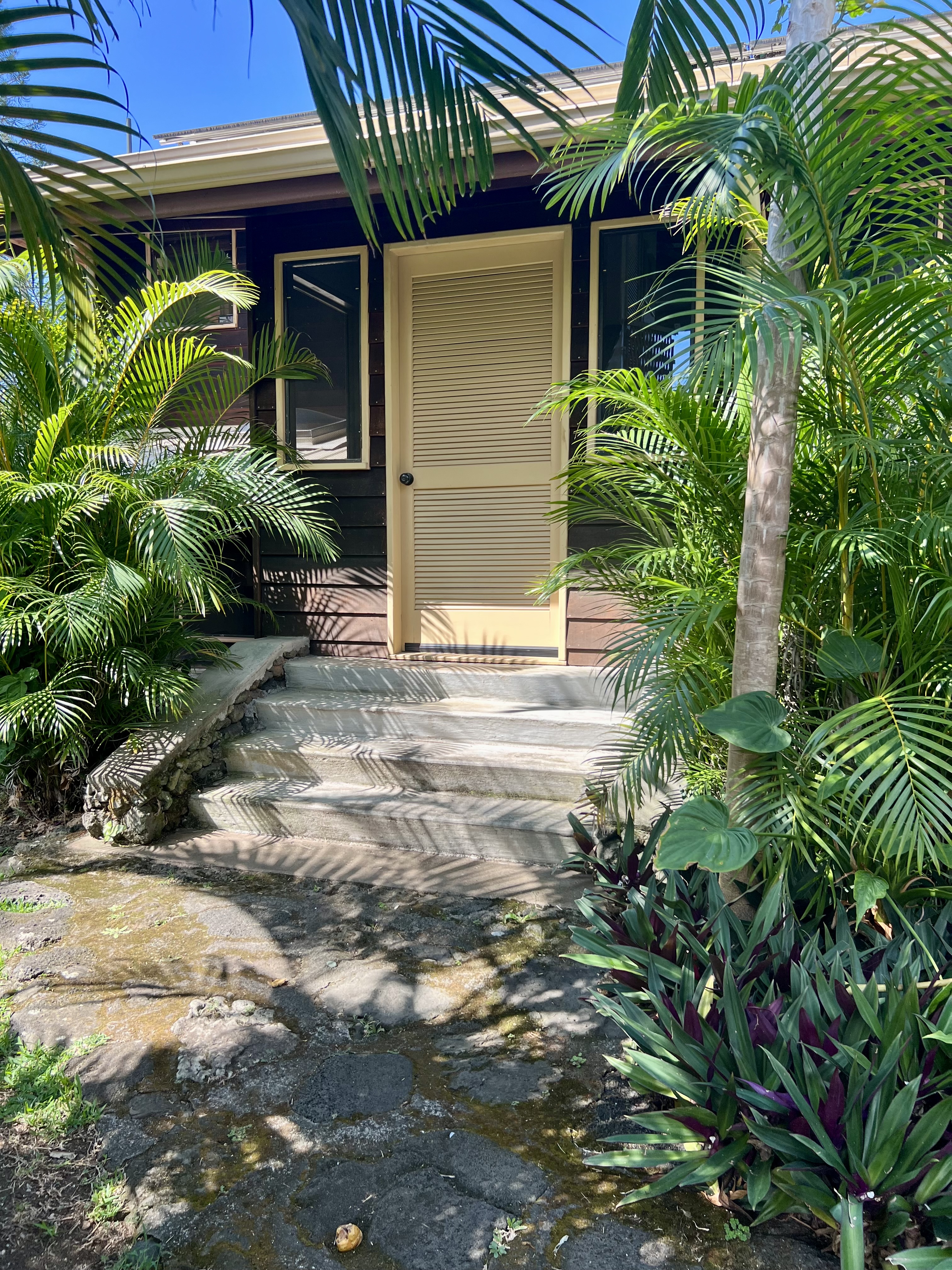 Peaceful, Private, Comfortable Retreat, 3/4 acres  photo 2