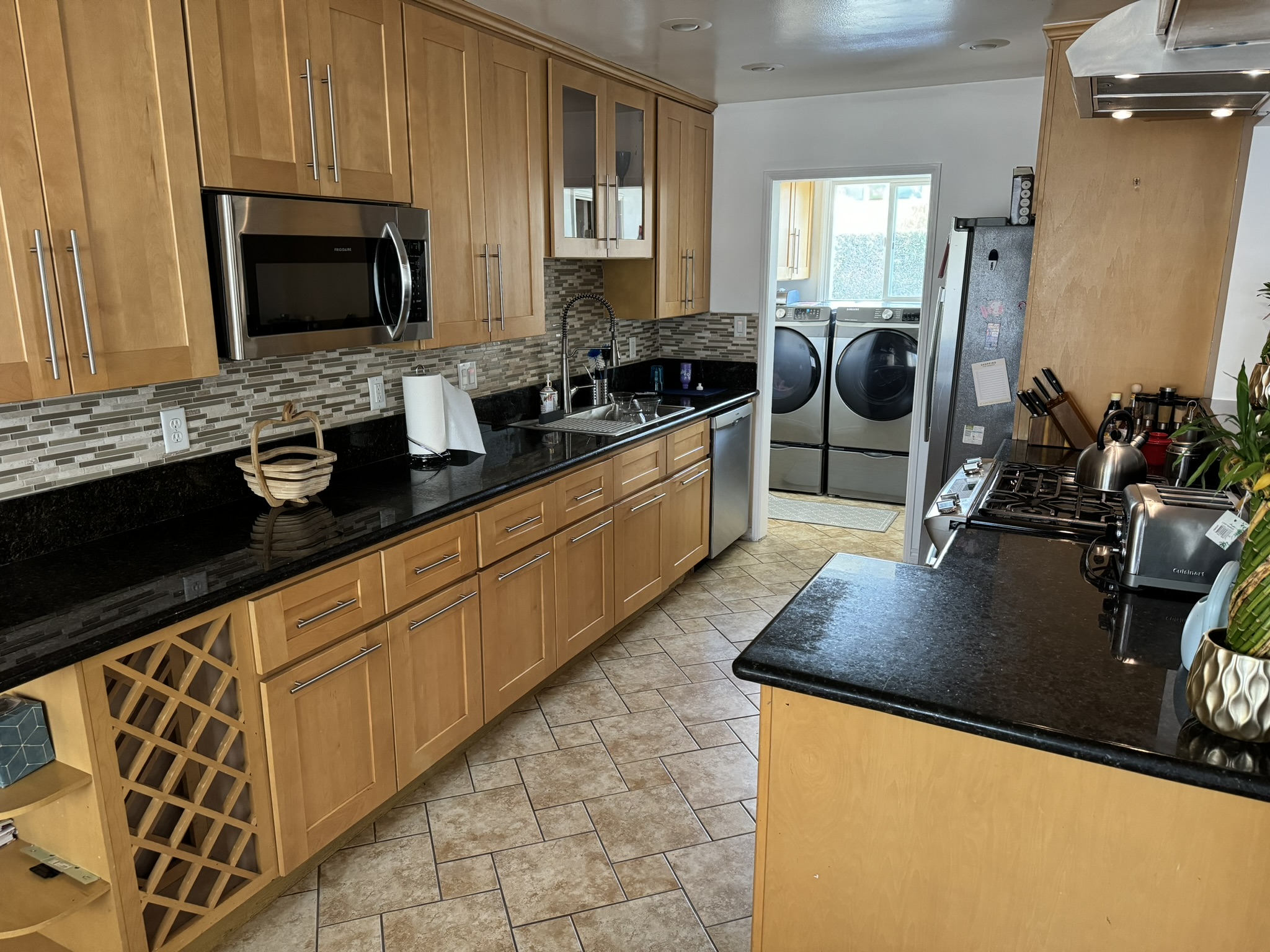 Spacious and Stylish 4-Bedroom House with Pool  photo 2