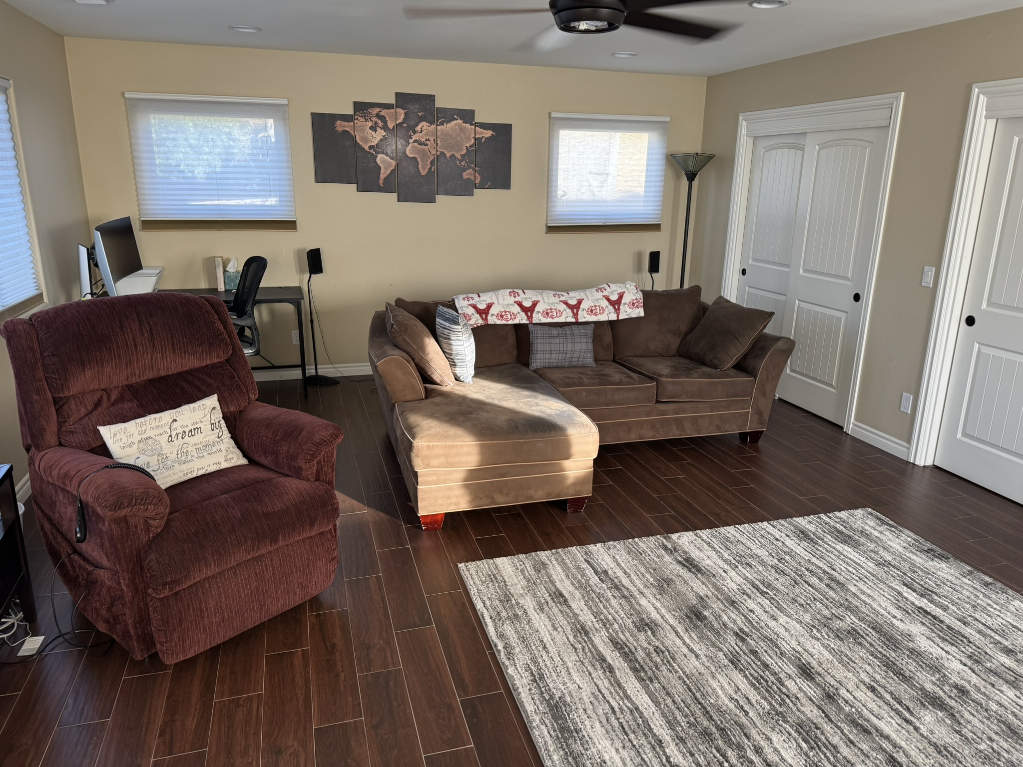 Spacious and Stylish 4-Bedroom House with Pool  photo 4
