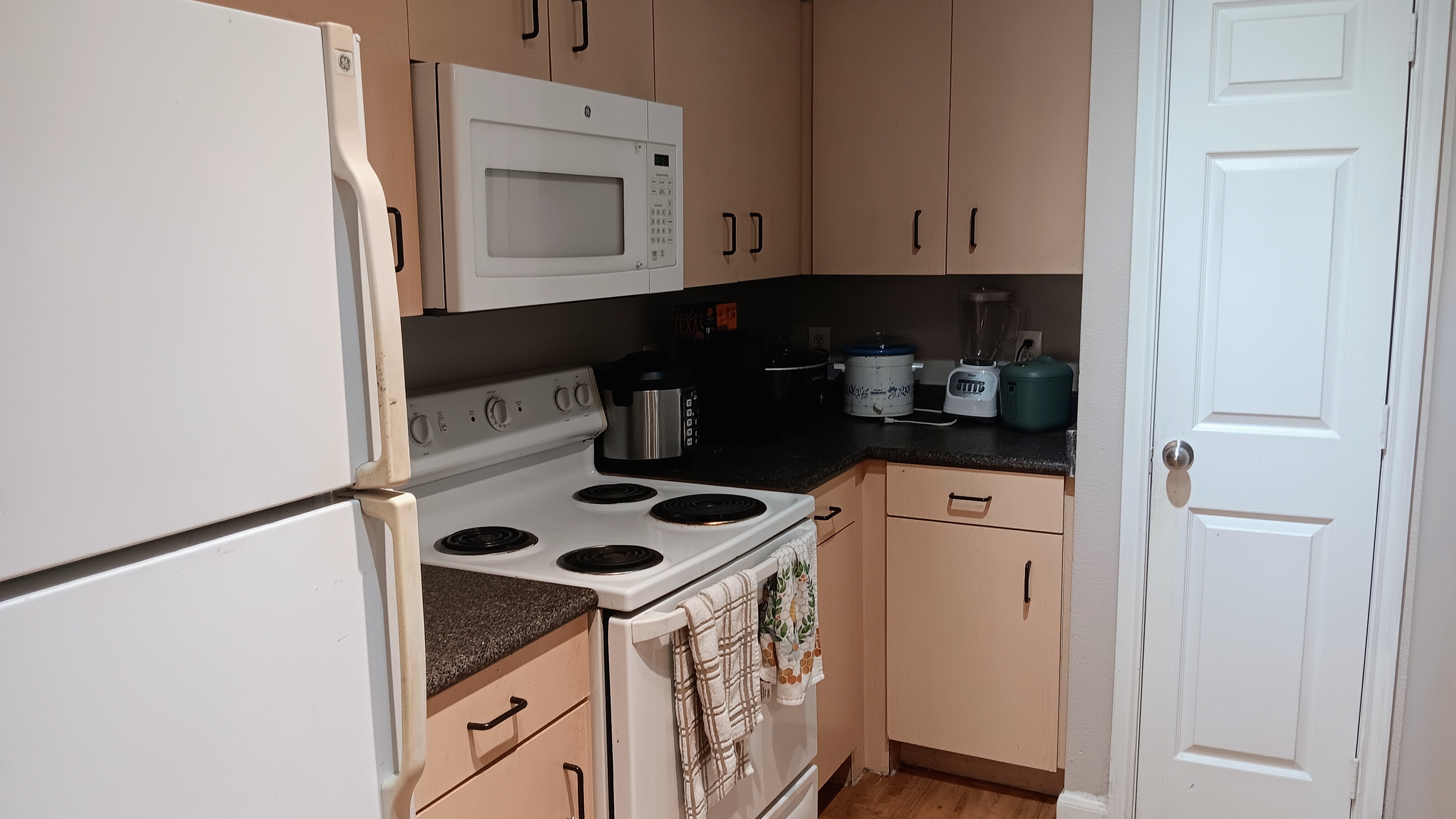 Lease Takeover at Ballpark North, $670/month photo 3