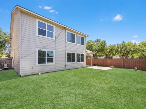 Cozy, Convenient & Fully Furnished - 4BR Rental  photo 4