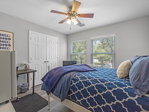 Cozy, Convenient & Fully Furnished - 4BR Rental  photo 2