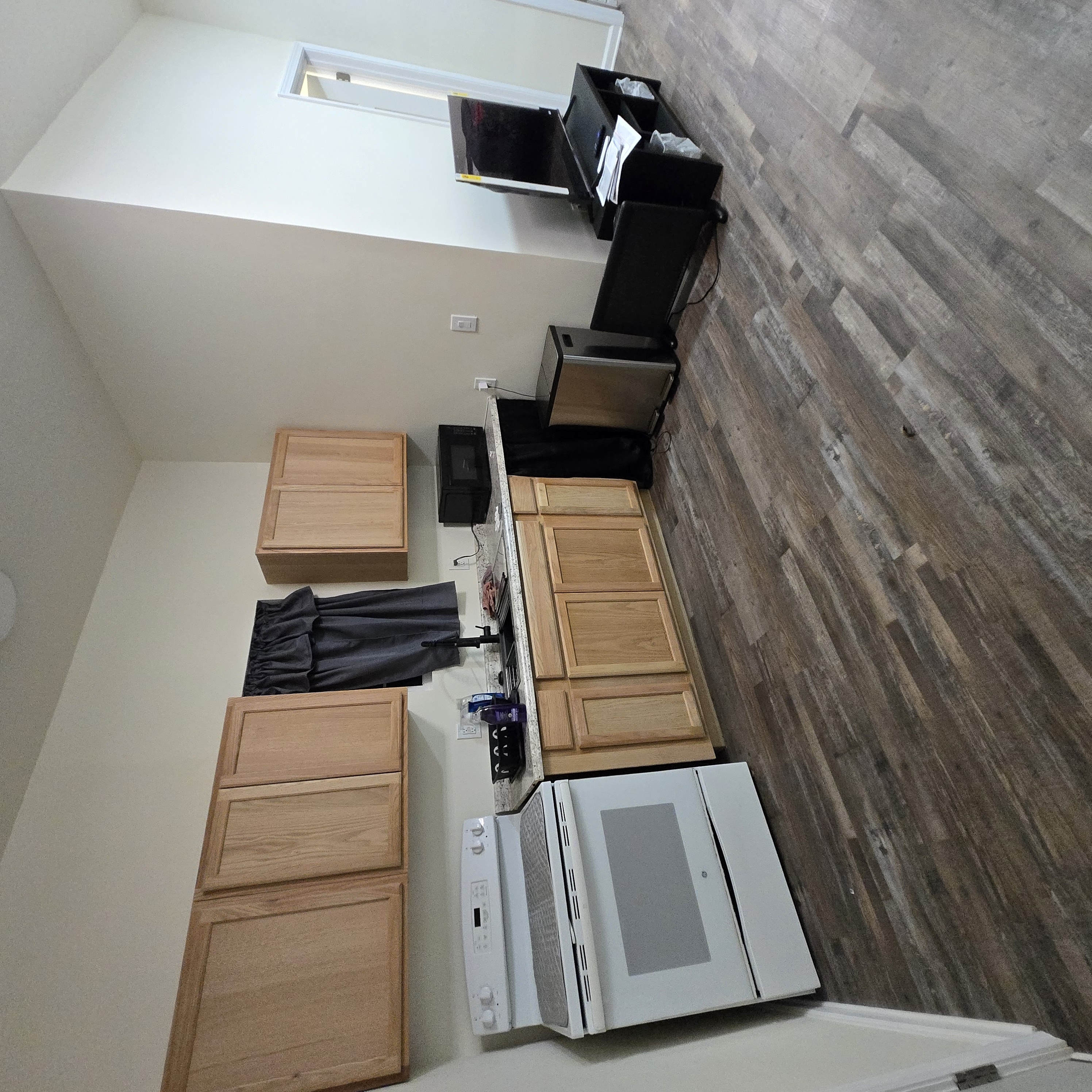 One bedroom photo 2