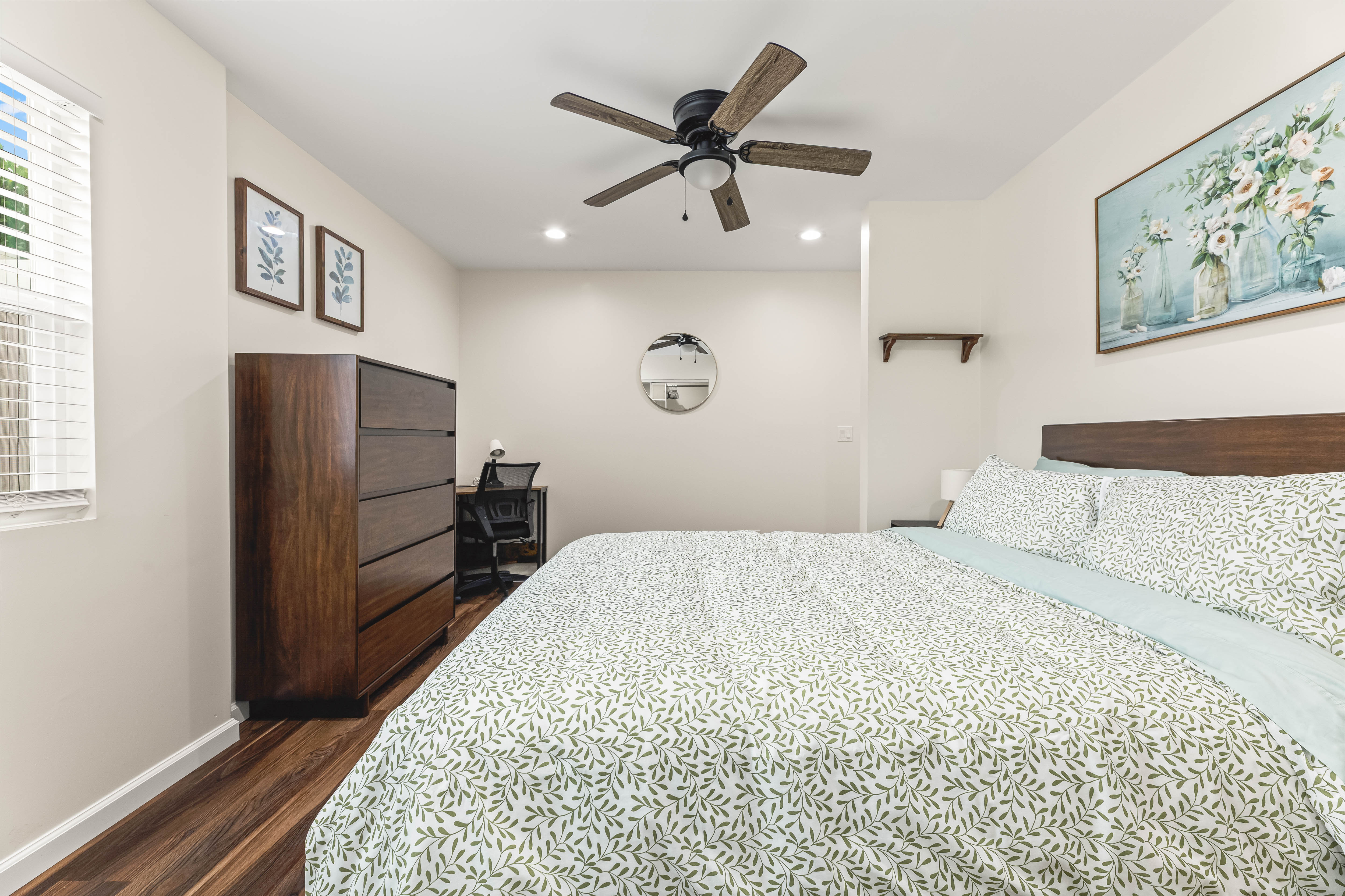 Furnished Detached ADU Near Cal State Long Beach  photo 4