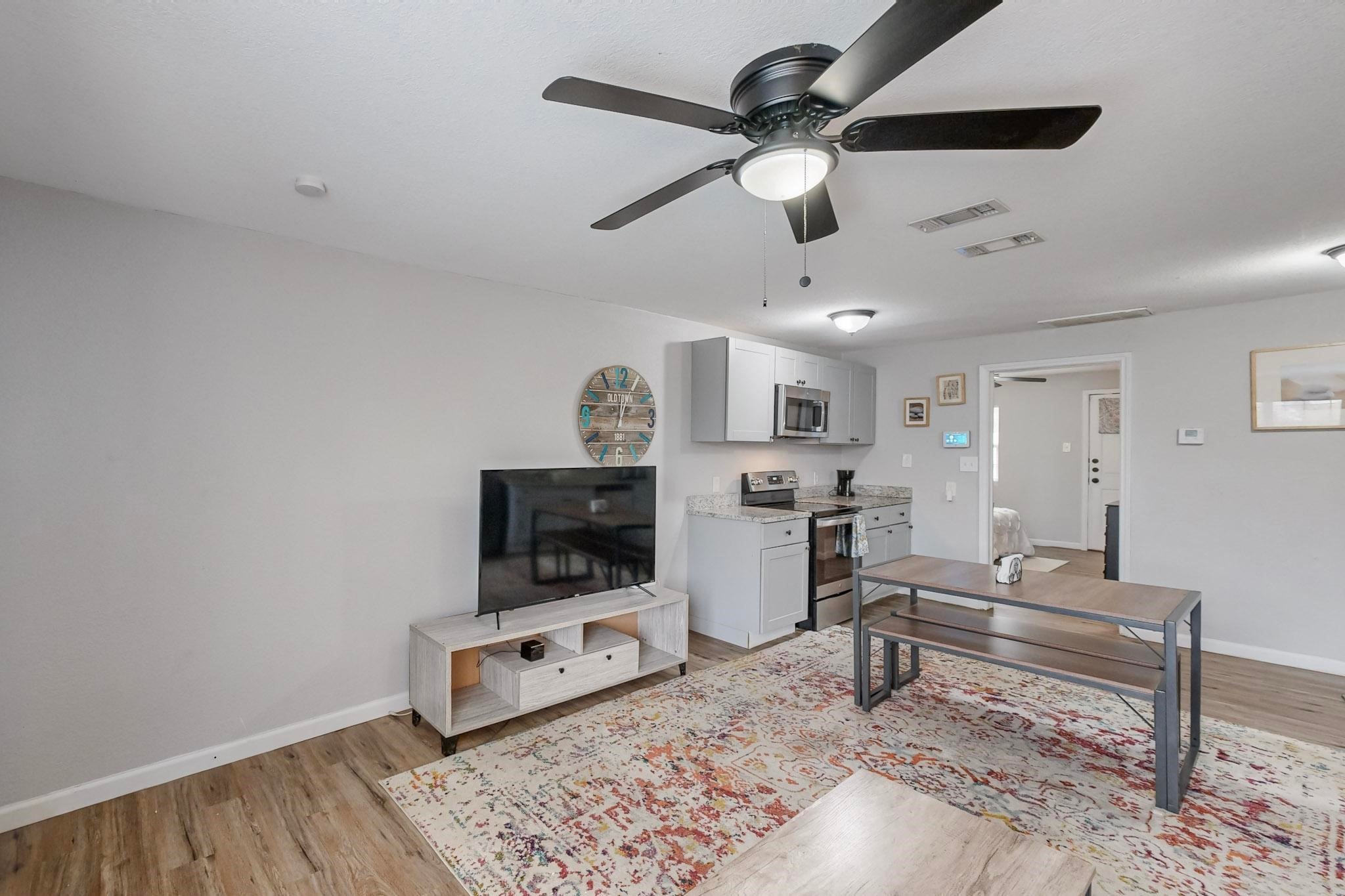 1 Bedroom - Home for Rent photo 3