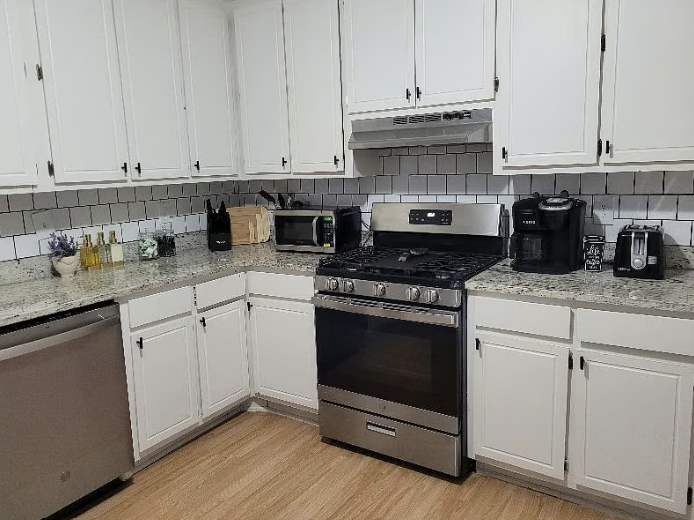 🏡 Furnished 2BR/2BA Home Near Lionsgate Studios  photo 4