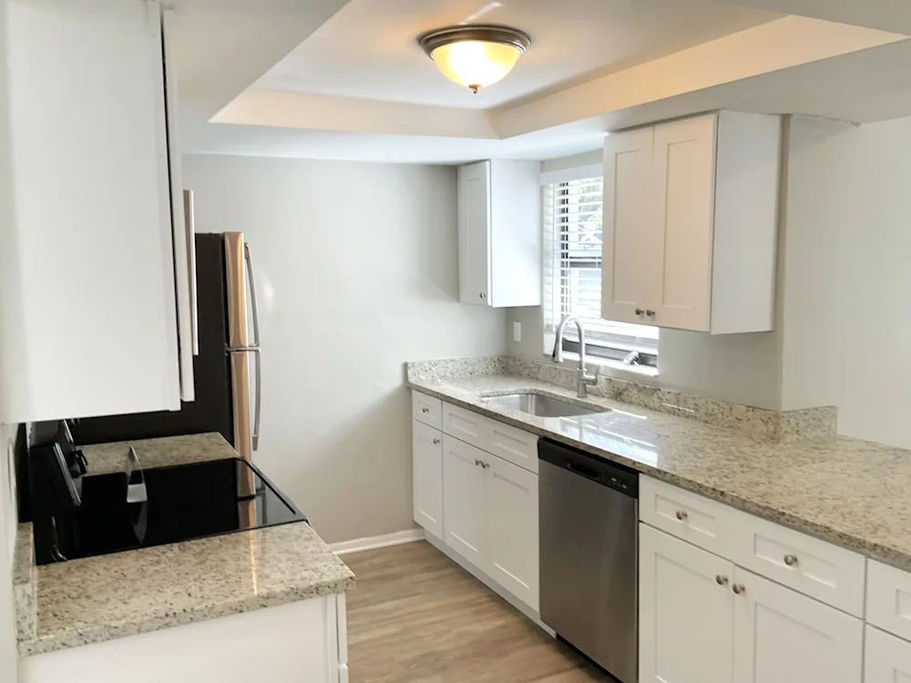 Comfortable 2 Bed, 2 Bath Home with pool photo 3