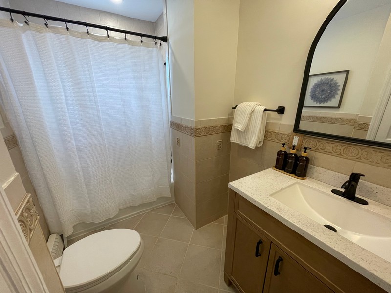 Spacious 5-BR Long Island House w/ Game Room photo 4