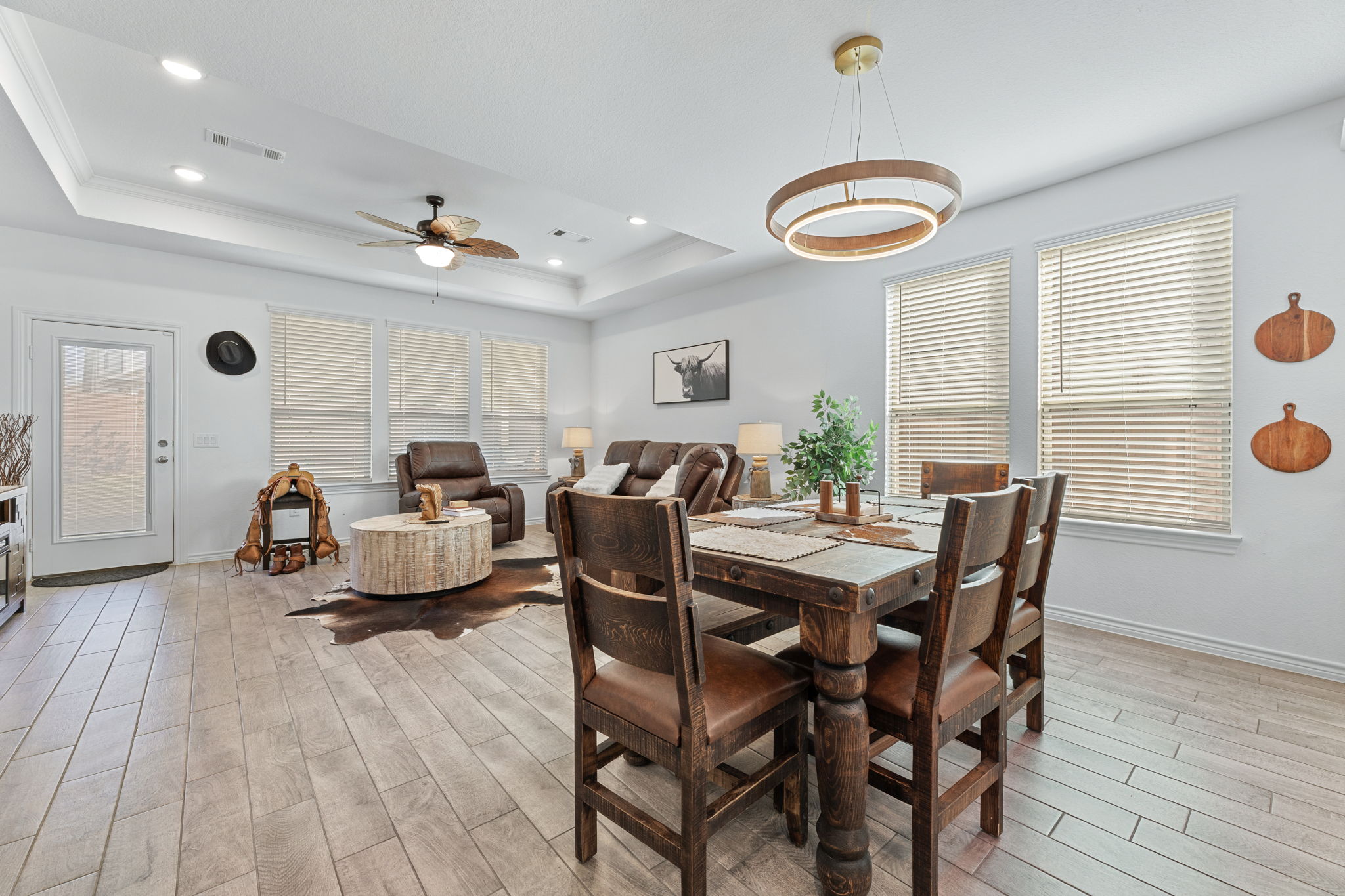 Fully Furnished 4BR Home w/ Hot Tub Conroe/Houston photo 3