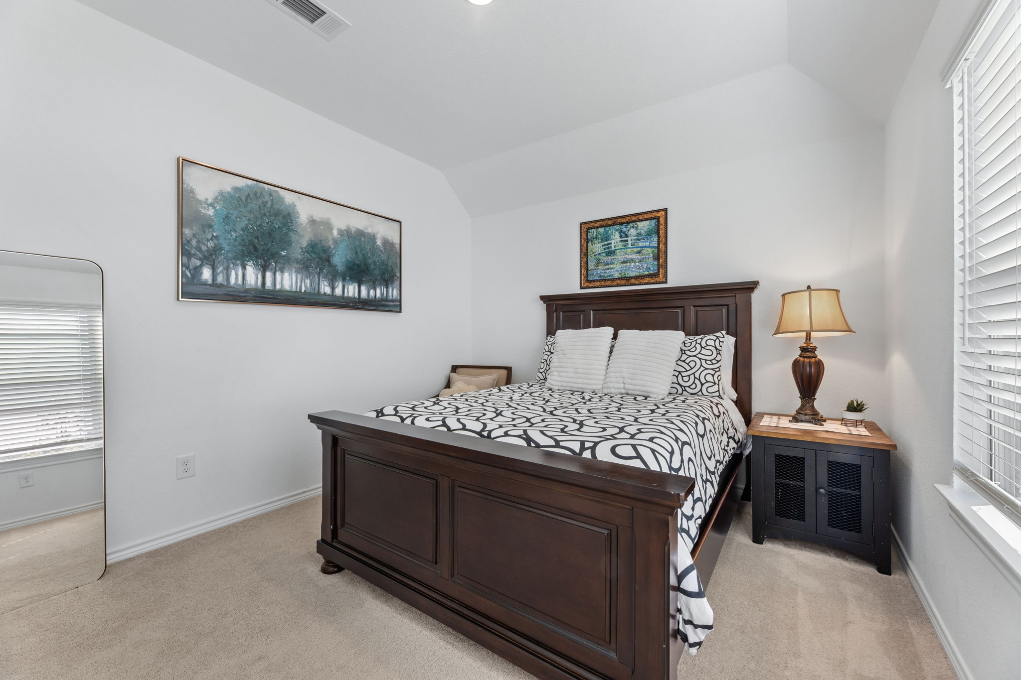Fully Furnished 4BR Home w/ Hot Tub Conroe/Houston photo 4