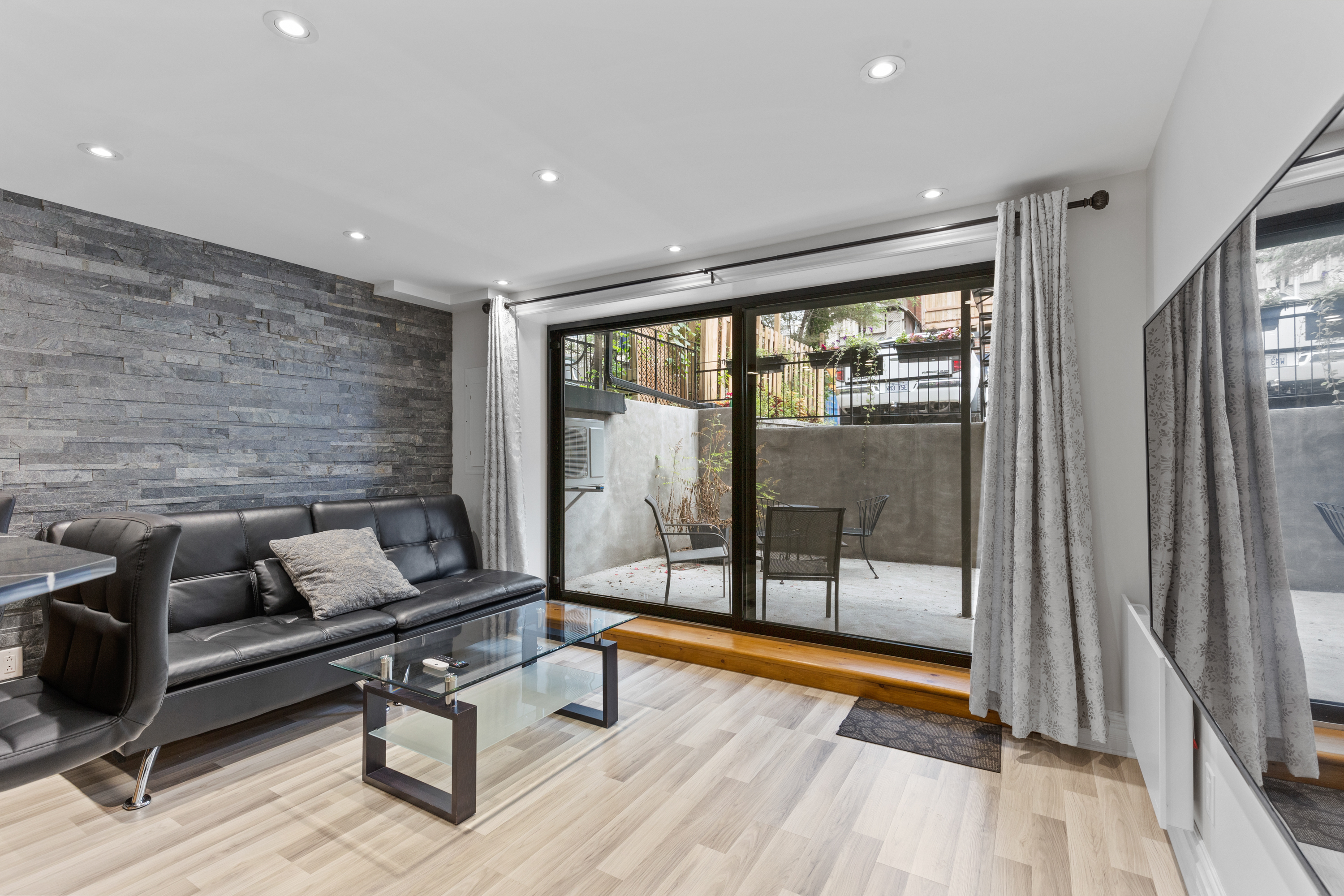 High-End Furnished 1 Bedroom – 2 min to Crémazie  photo 5