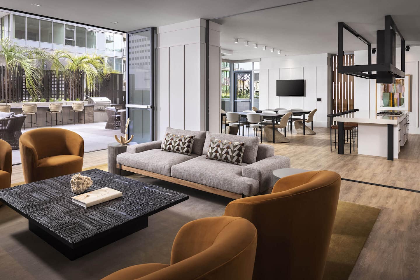 Entire Luxury Condo | 27th Floor | Stunning Marina photo 2