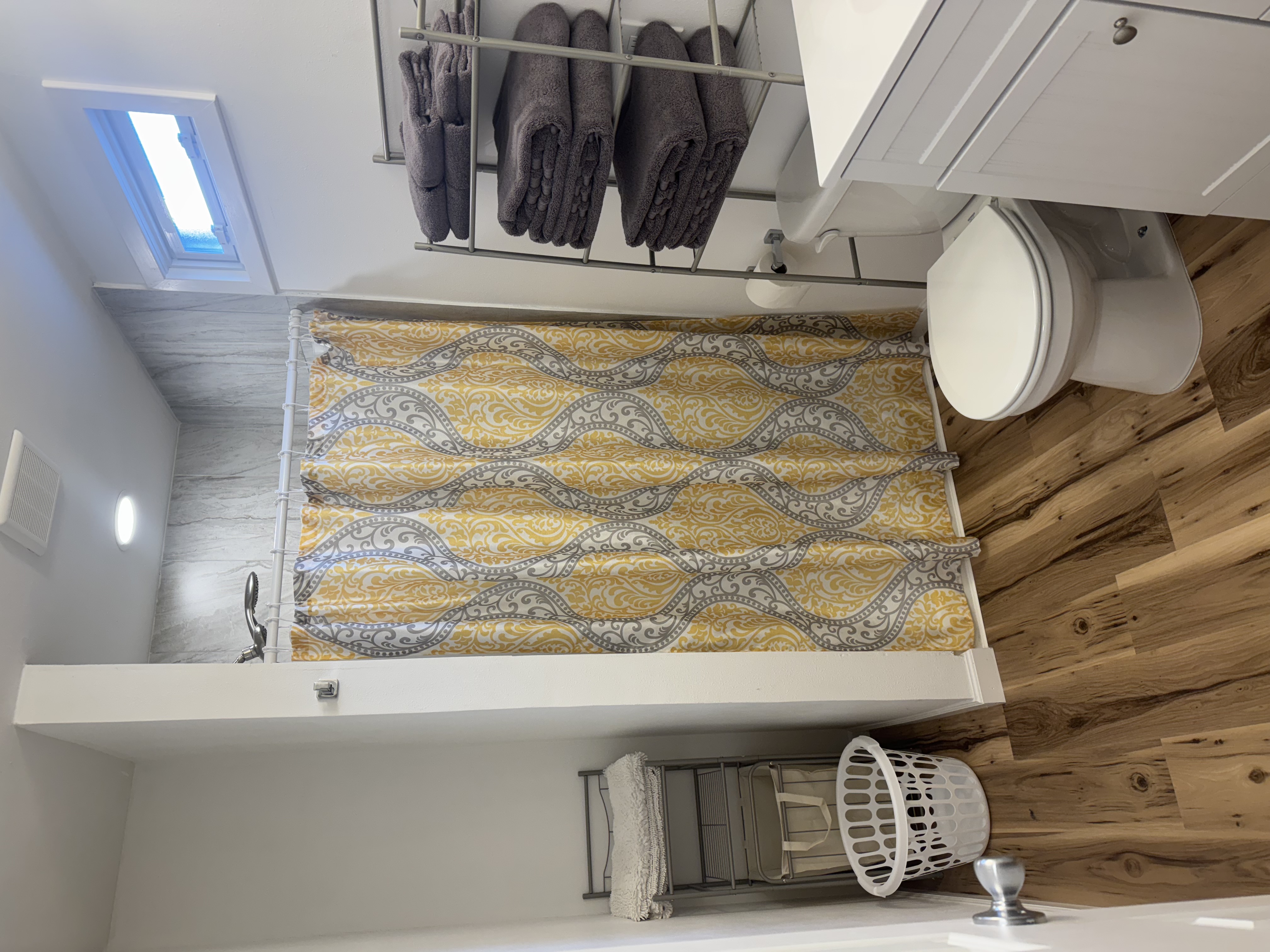 Large Beautiful Studio minutes from Downtown  photo 3