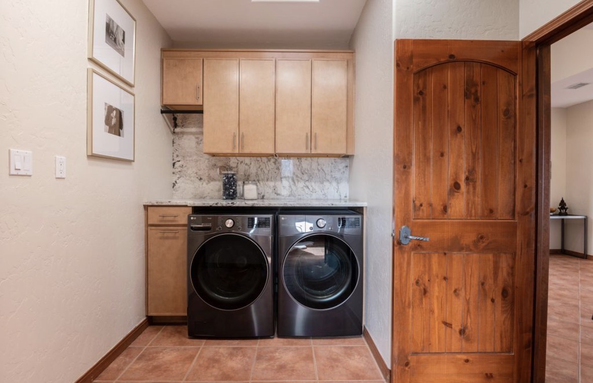 Beautiful Placitas Home photo 5