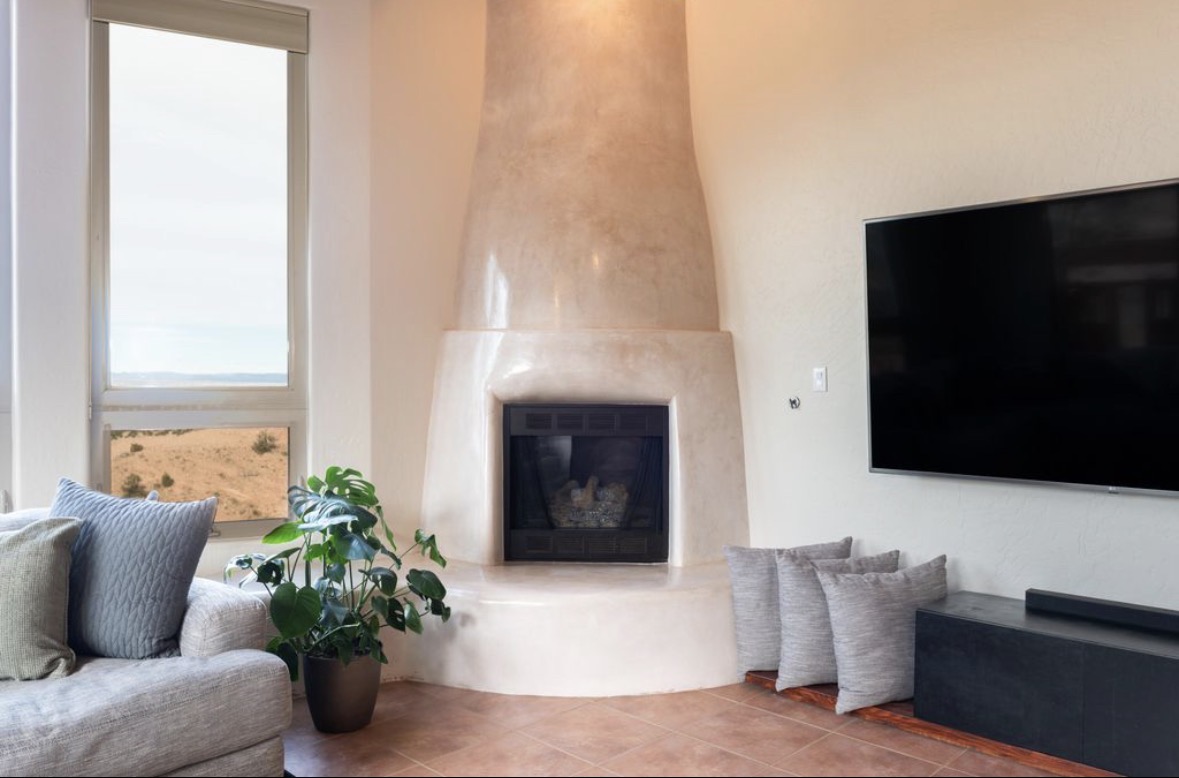 Beautiful Placitas Home photo 4