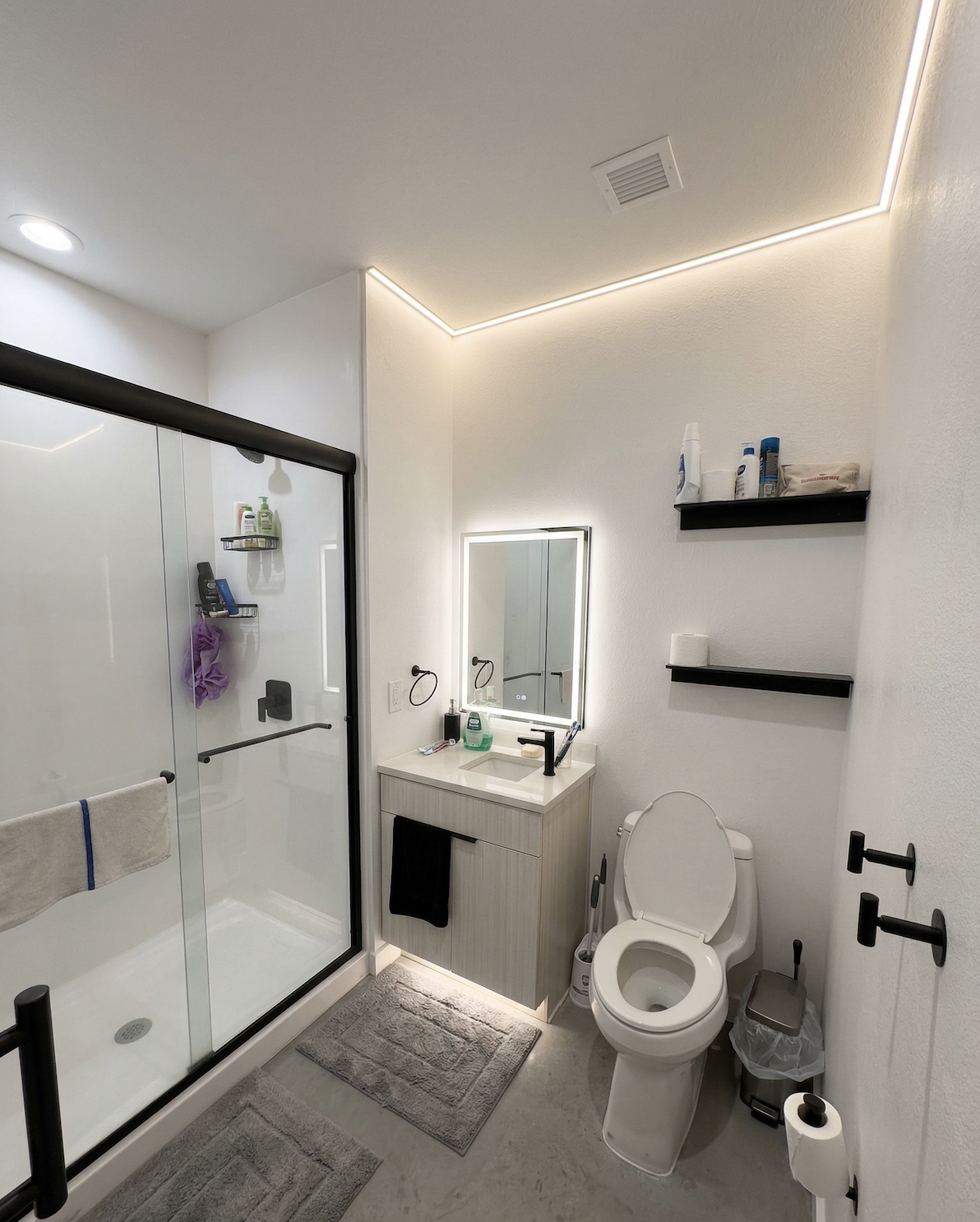 Private Room in Fully Furnished 5BR Home | All-Inc photo 5