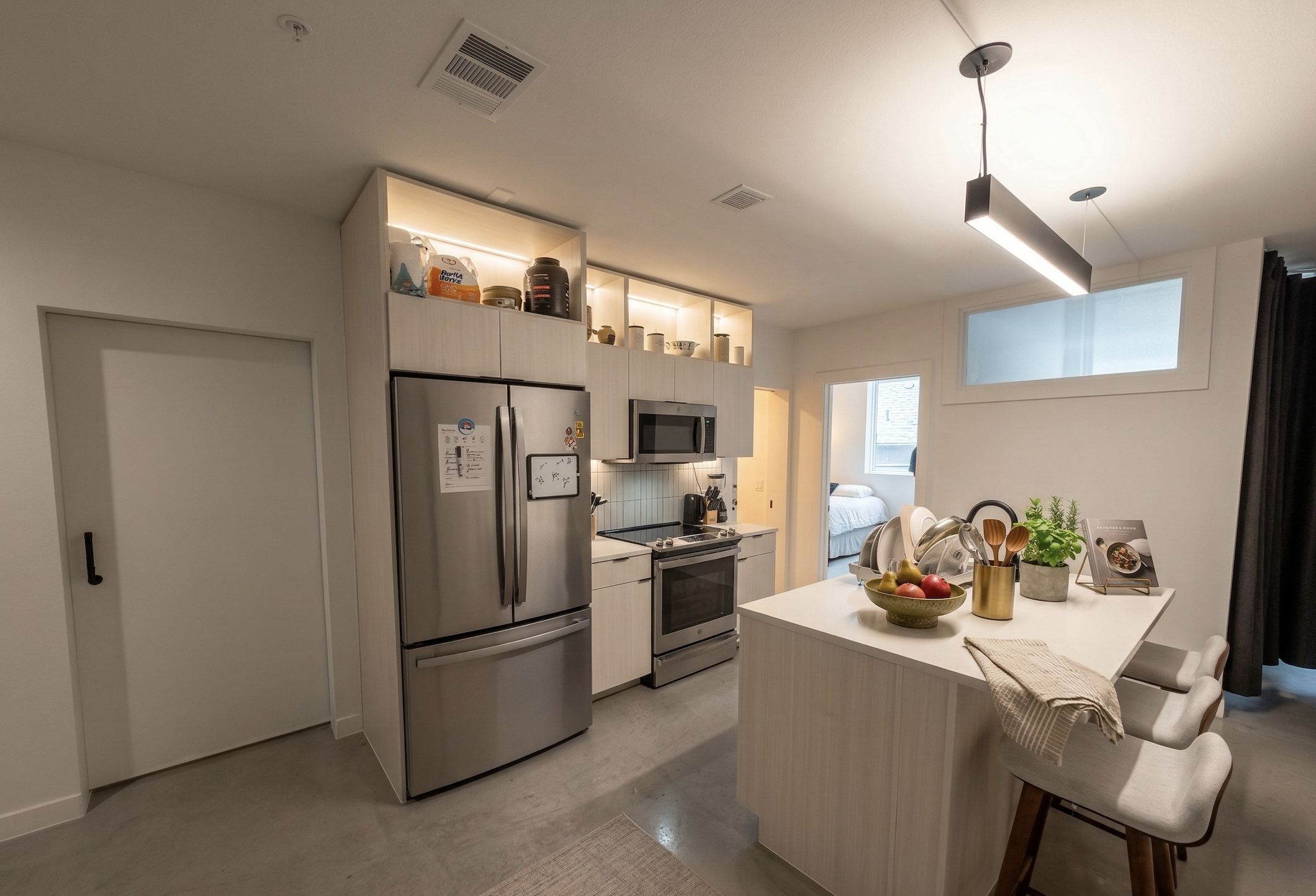 Private Room in Fully Furnished 5BR Home | All-Inc photo 4