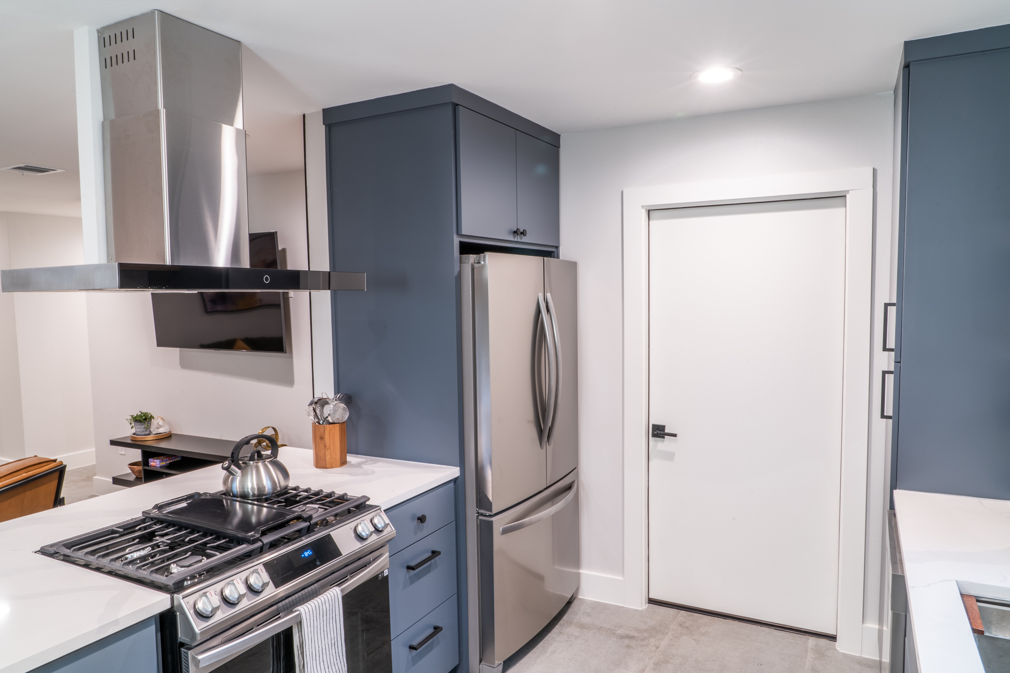 Modern 3 BR - Sleeps 6 - DT | SXSW | MotoGP | COTA photo 2