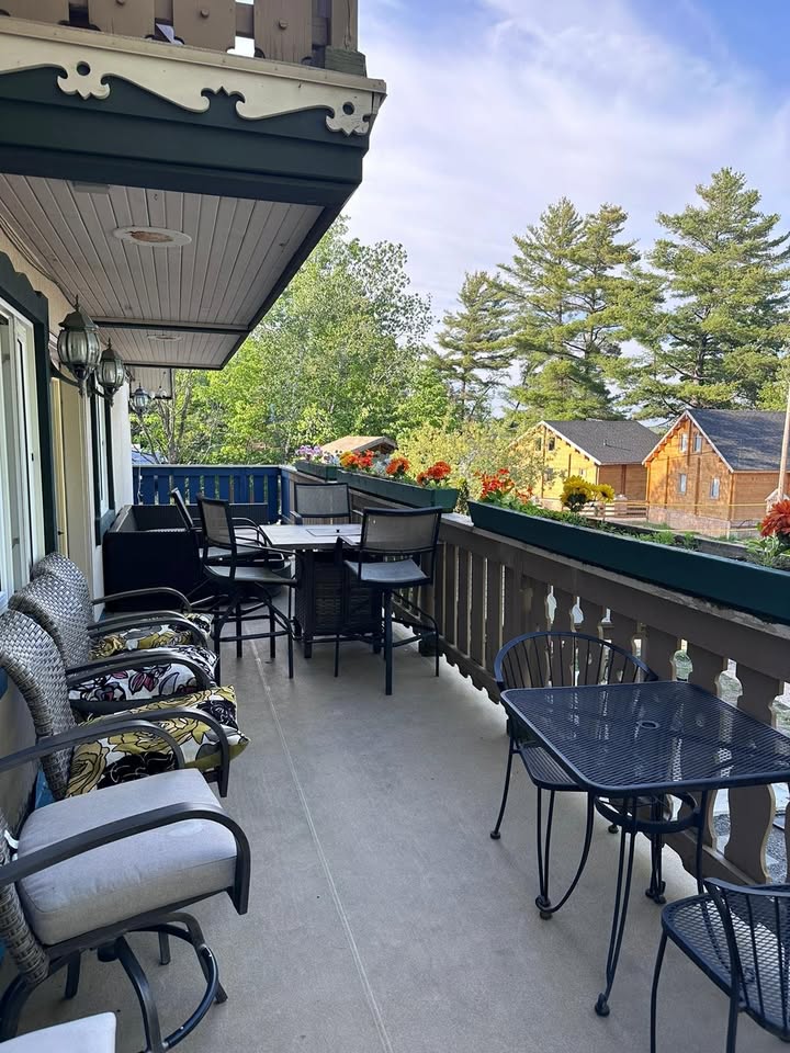 Chalet on Horseshoe Lake – Spacious Retreat photo 3