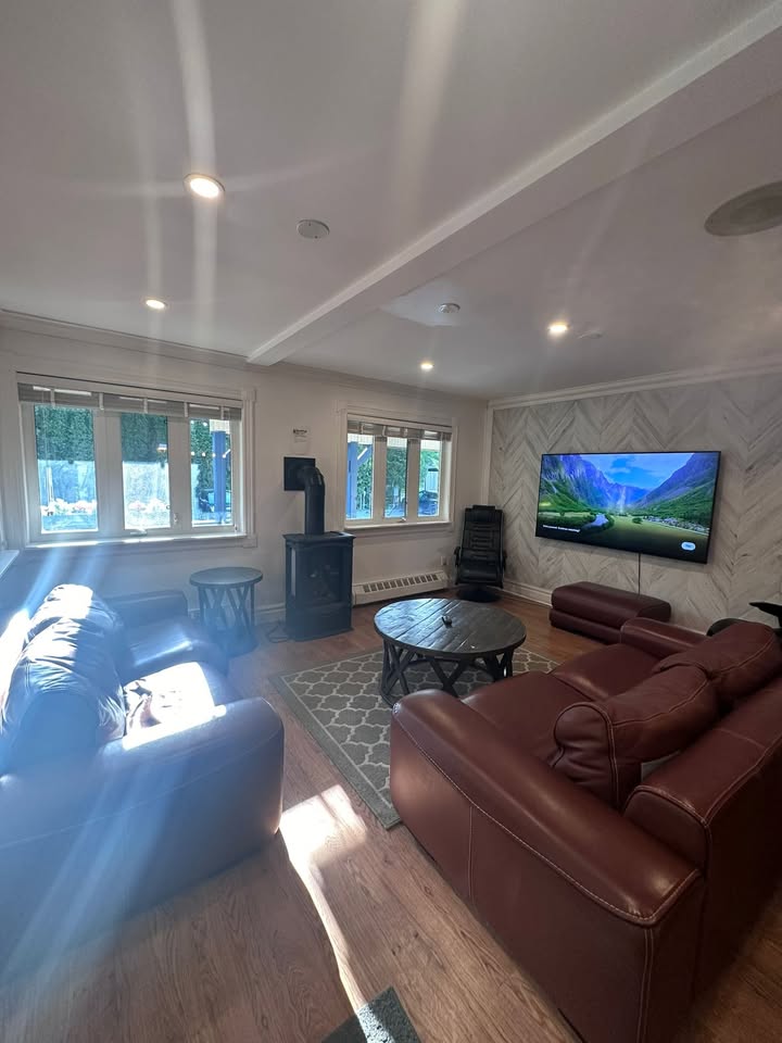 Chalet on Horseshoe Lake – Spacious Retreat photo 5