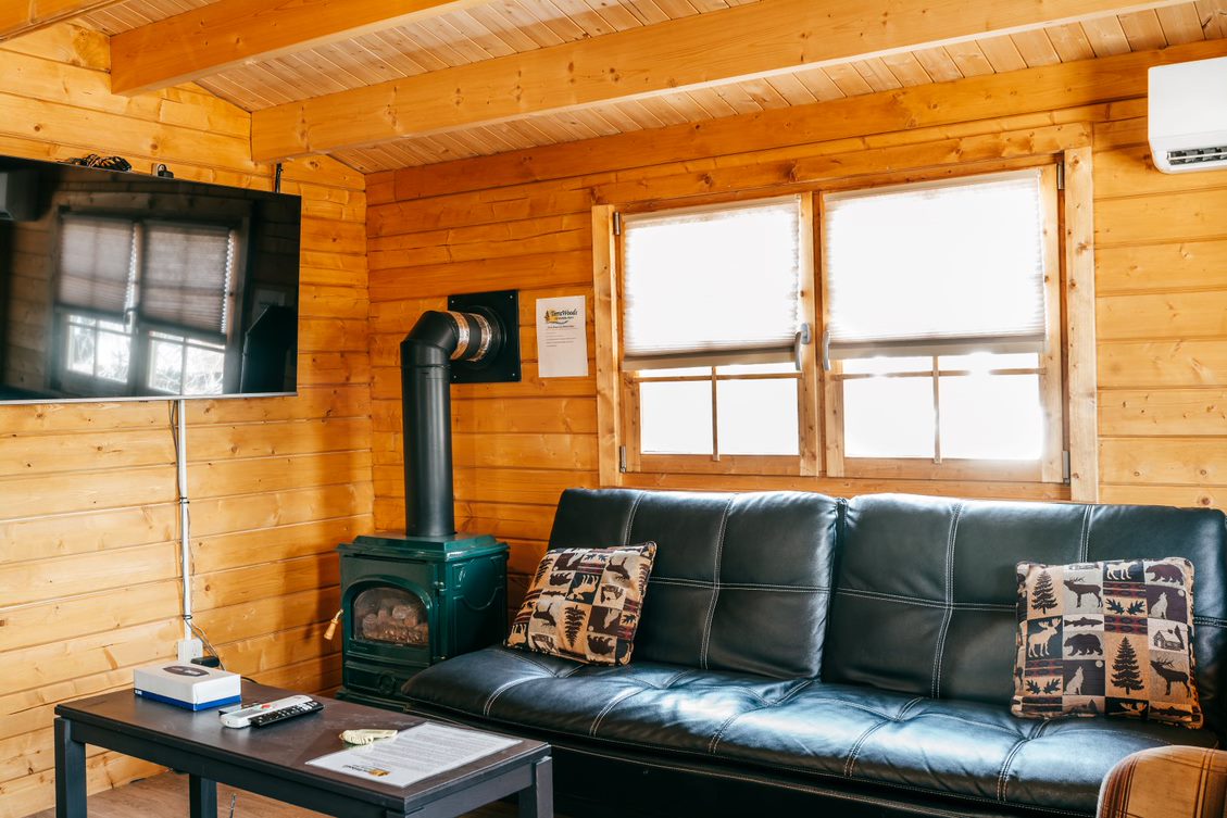 Retreat Cottage on Muskoka Shores – 2BR photo 3