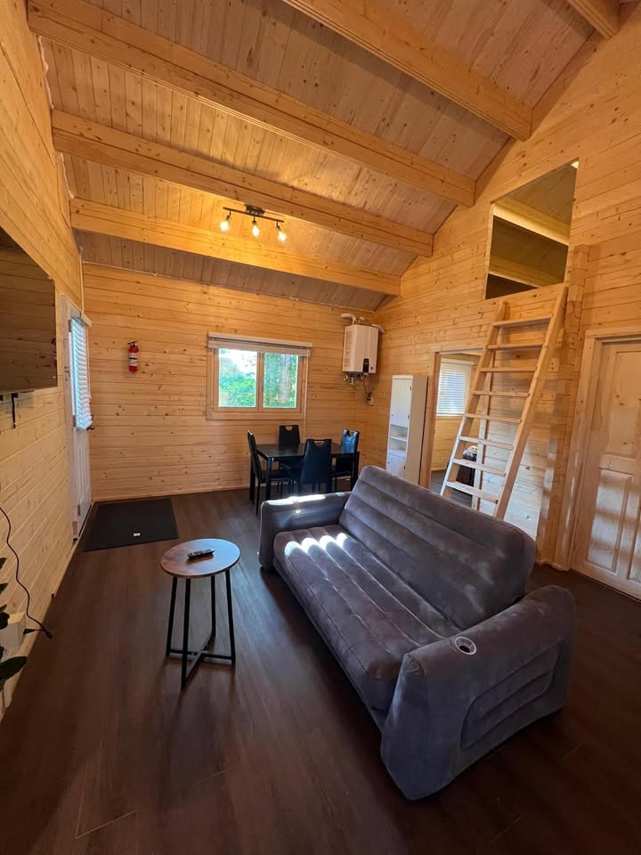 Muskoka Point Cottage | Lake View – 3BR photo 5